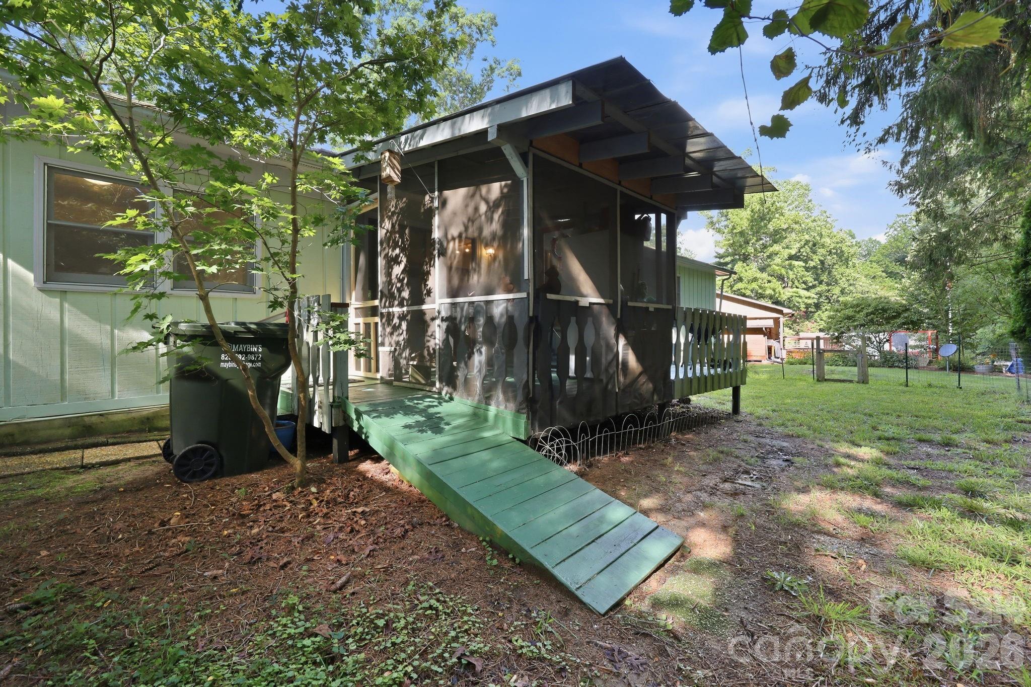 main property photo 32