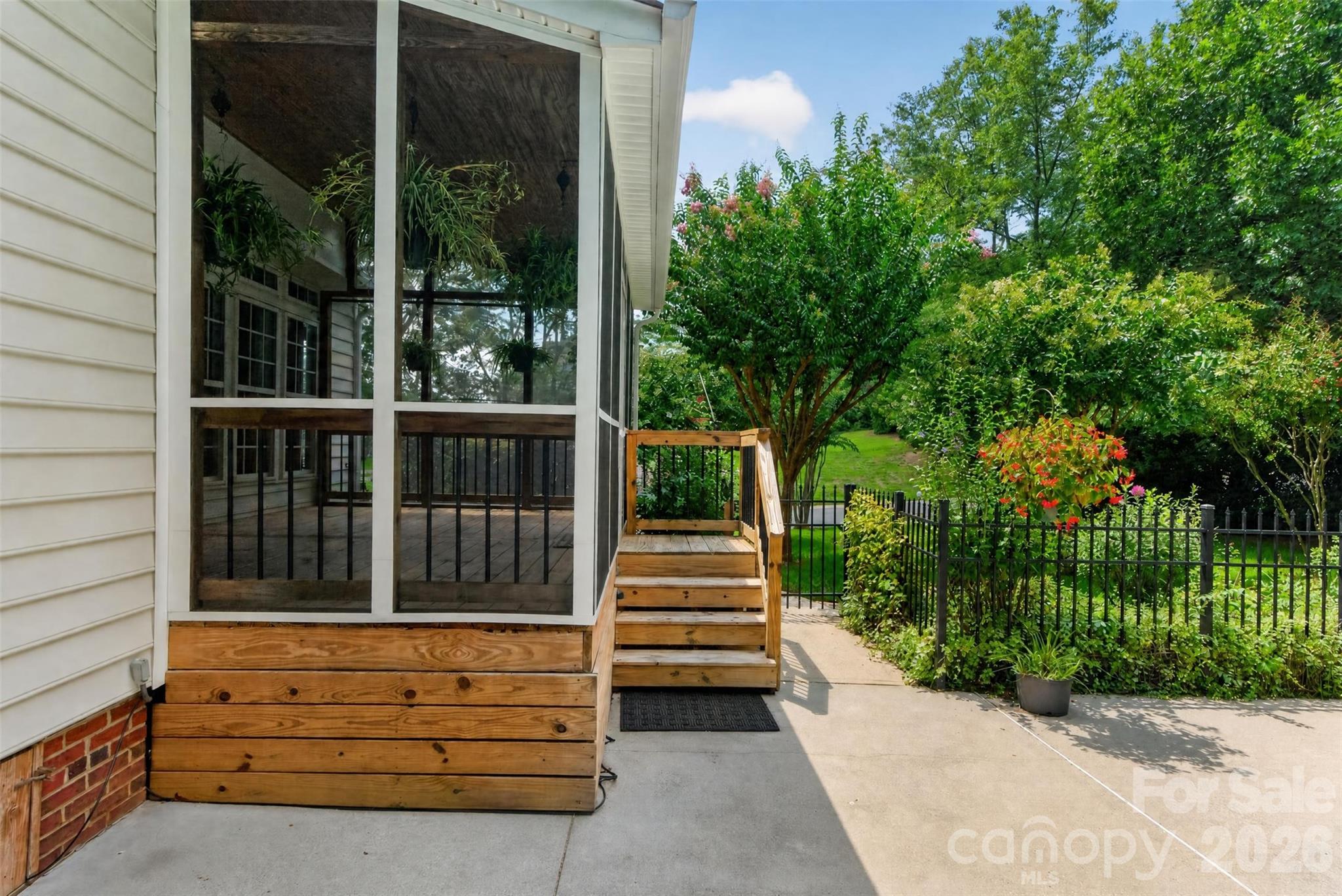 main property photo 25