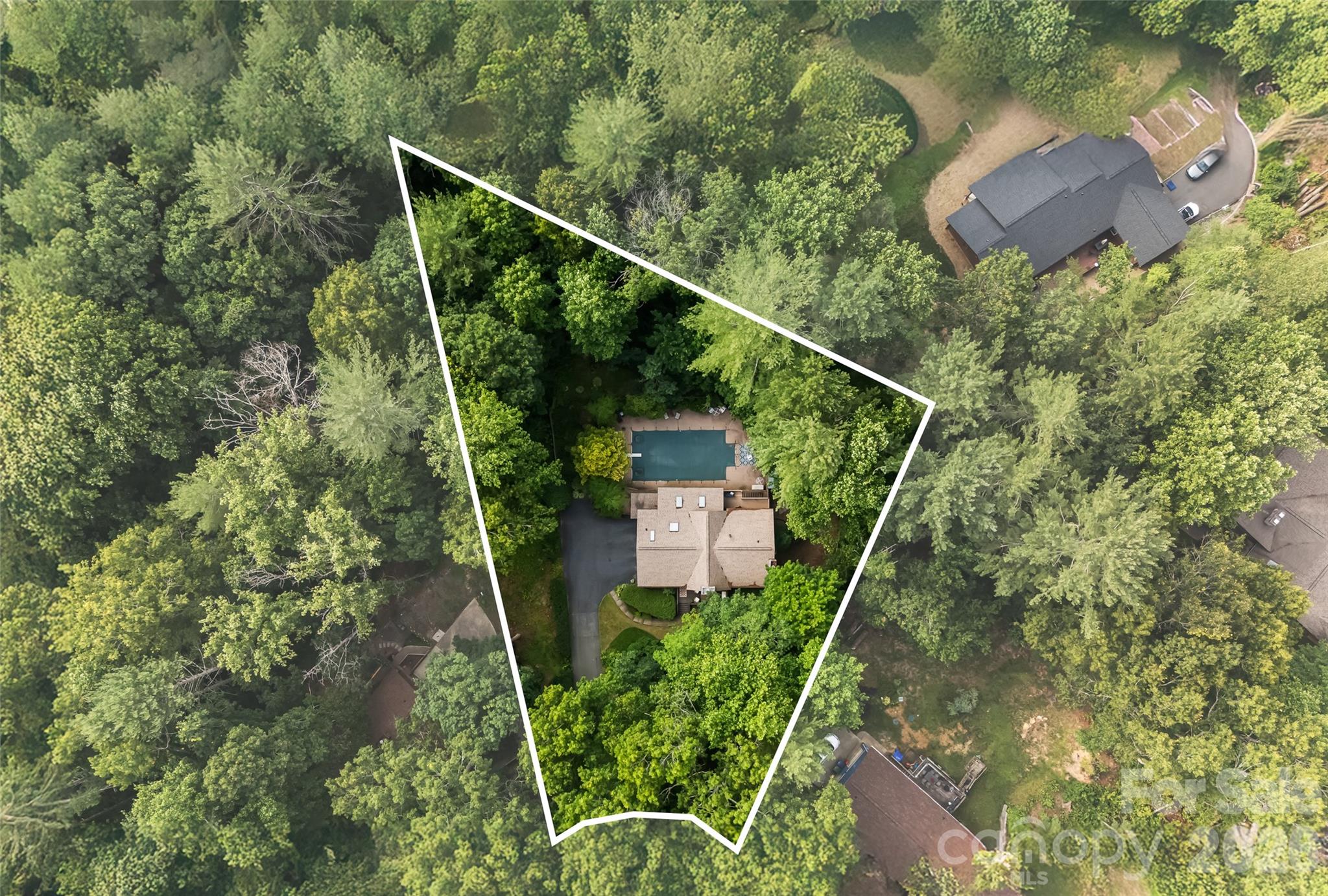main property photo 32