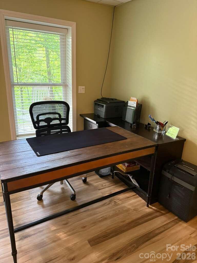 main property photo 30