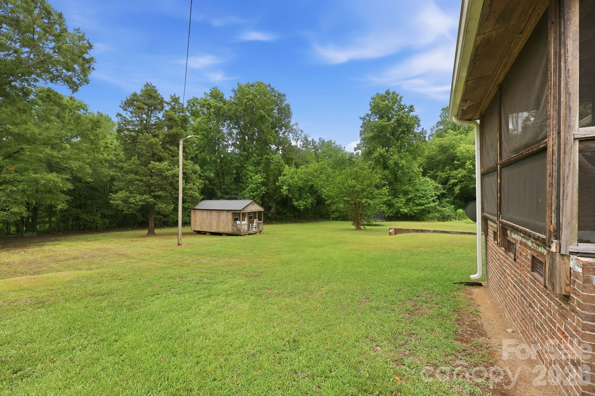 main property photo 28