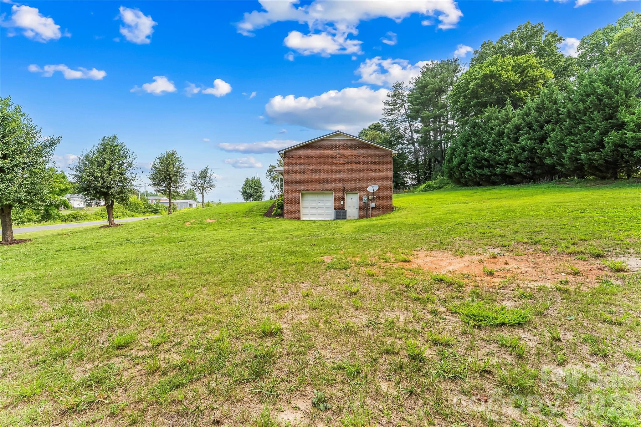 main property photo 25