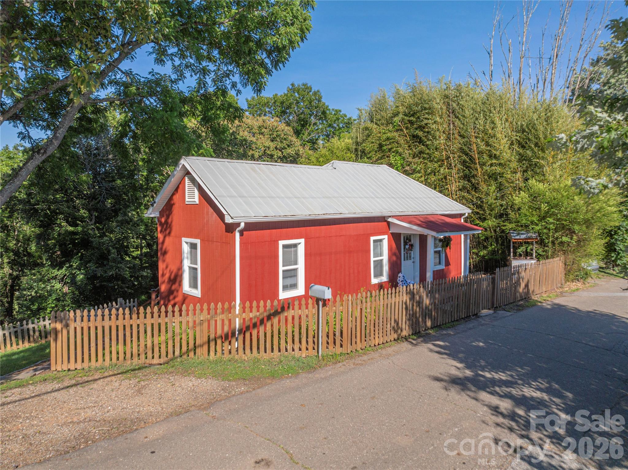 main property photo 18