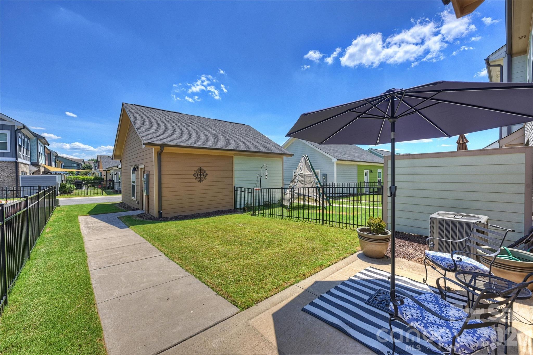 main property photo 30
