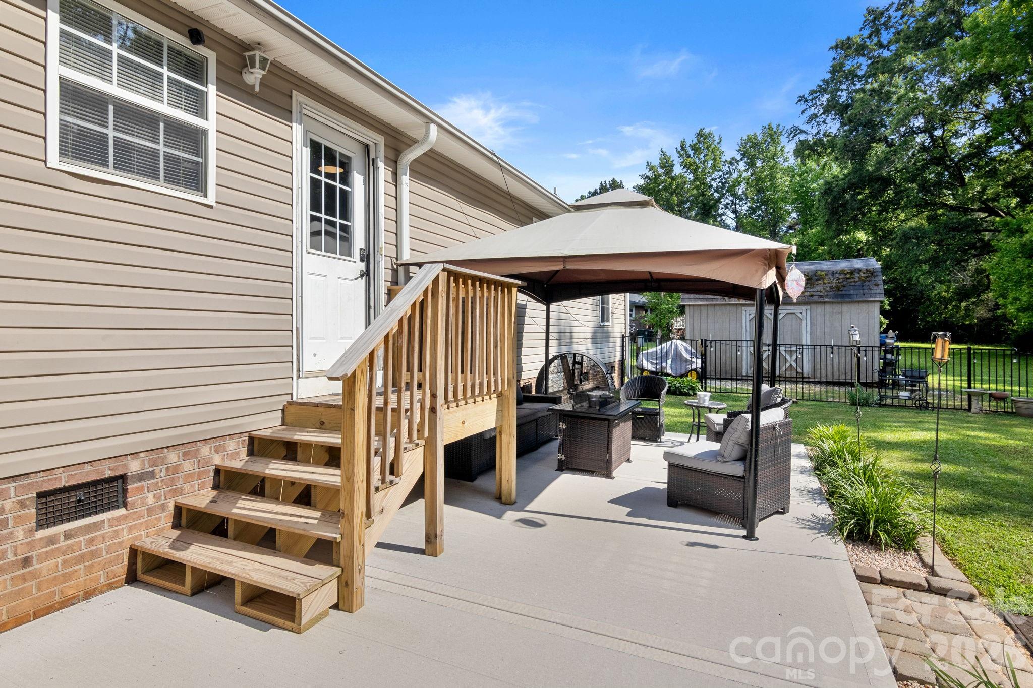 main property photo 21
