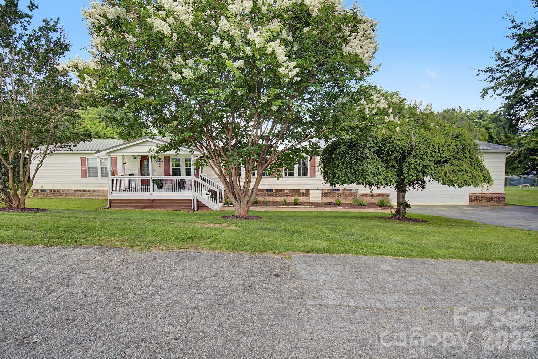 main property photo 40