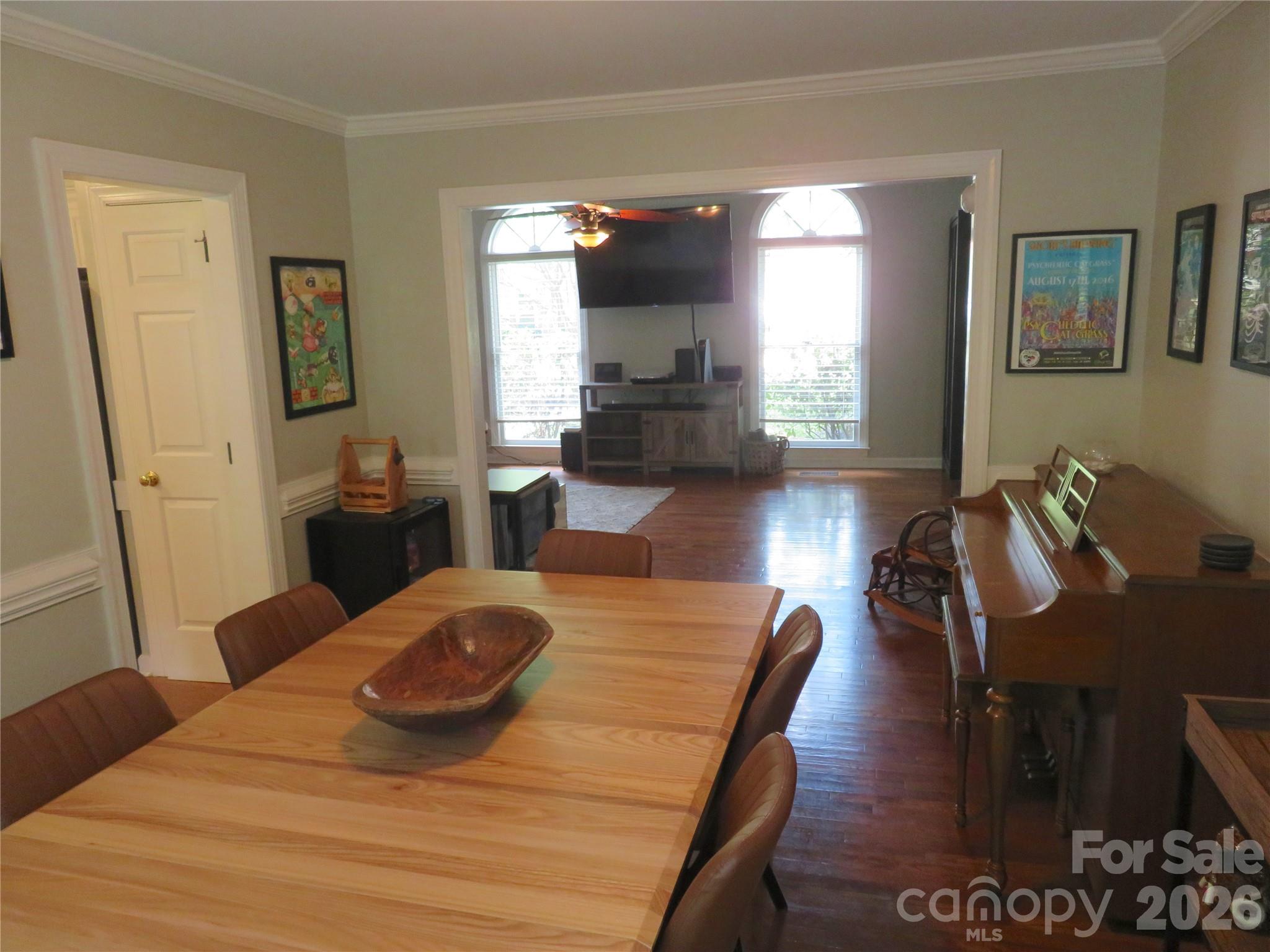main property photo 5