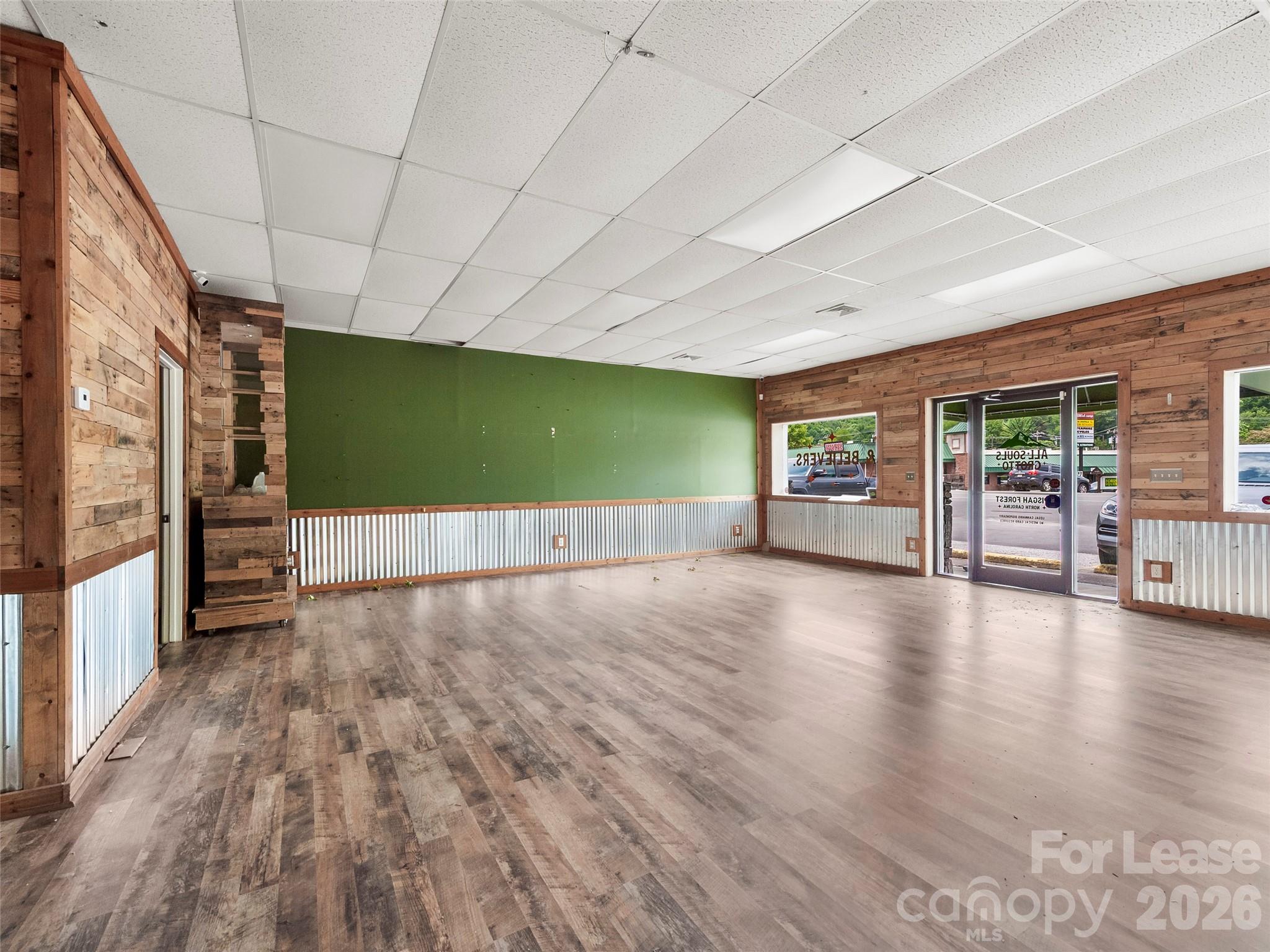 main property photo 6