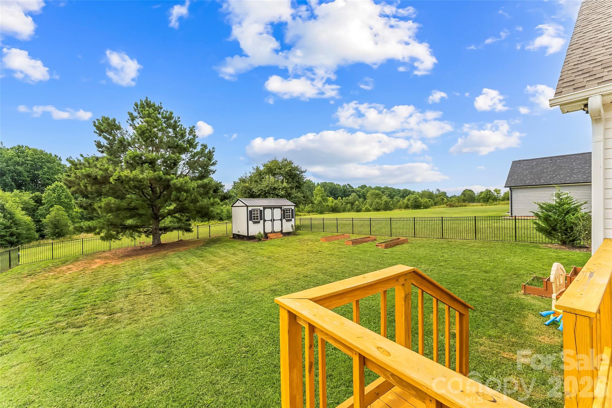 main property photo 23