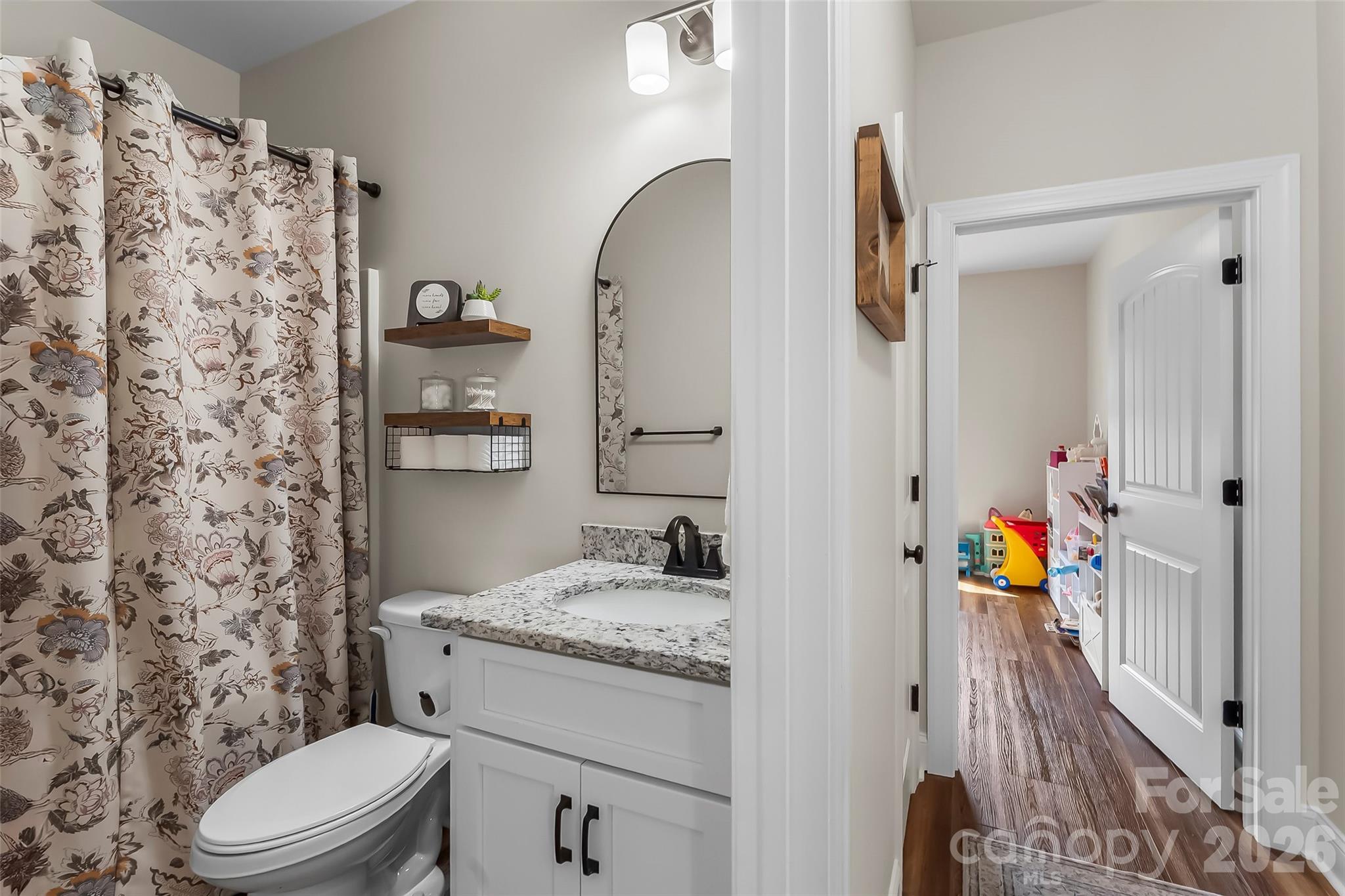 main property photo 8