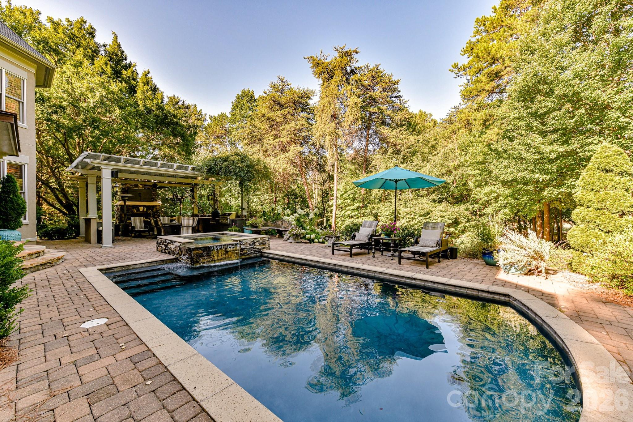 main property photo 40
