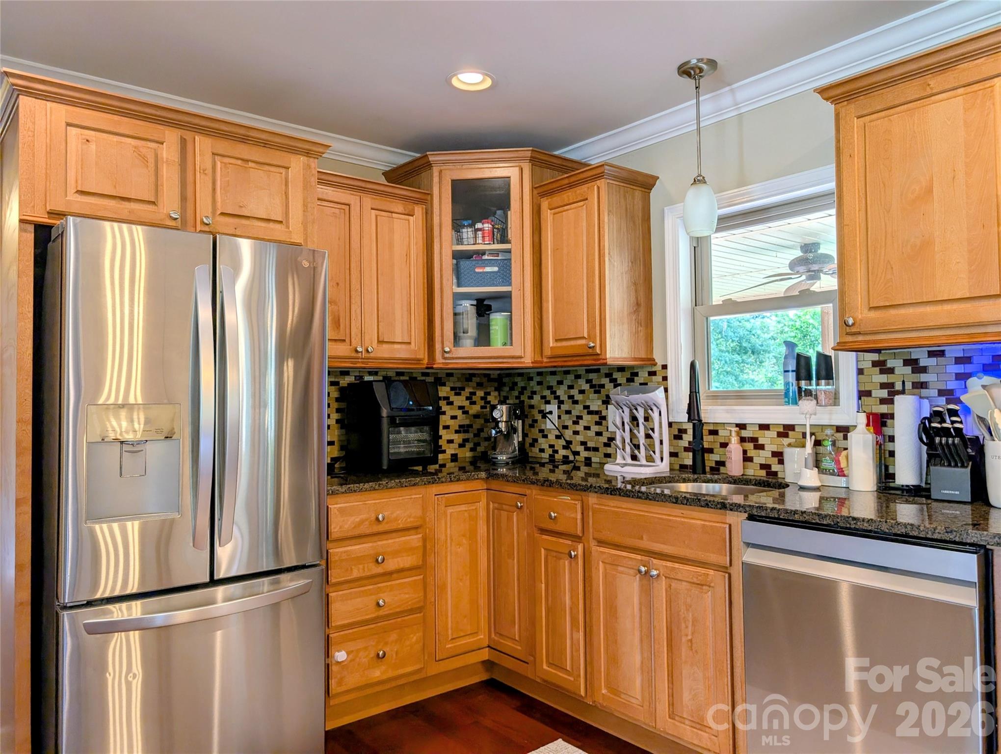 main property photo 13