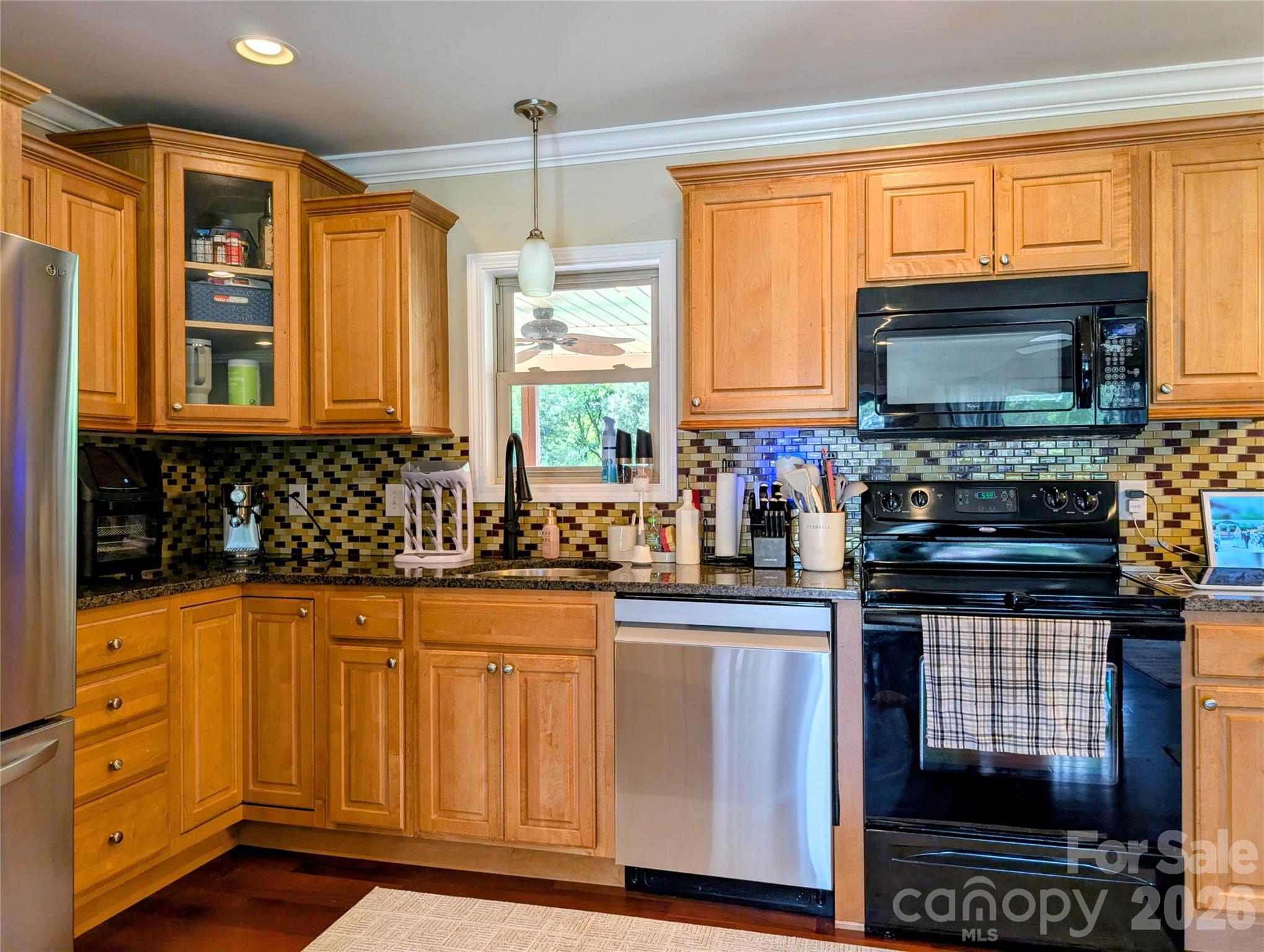 main property photo 14