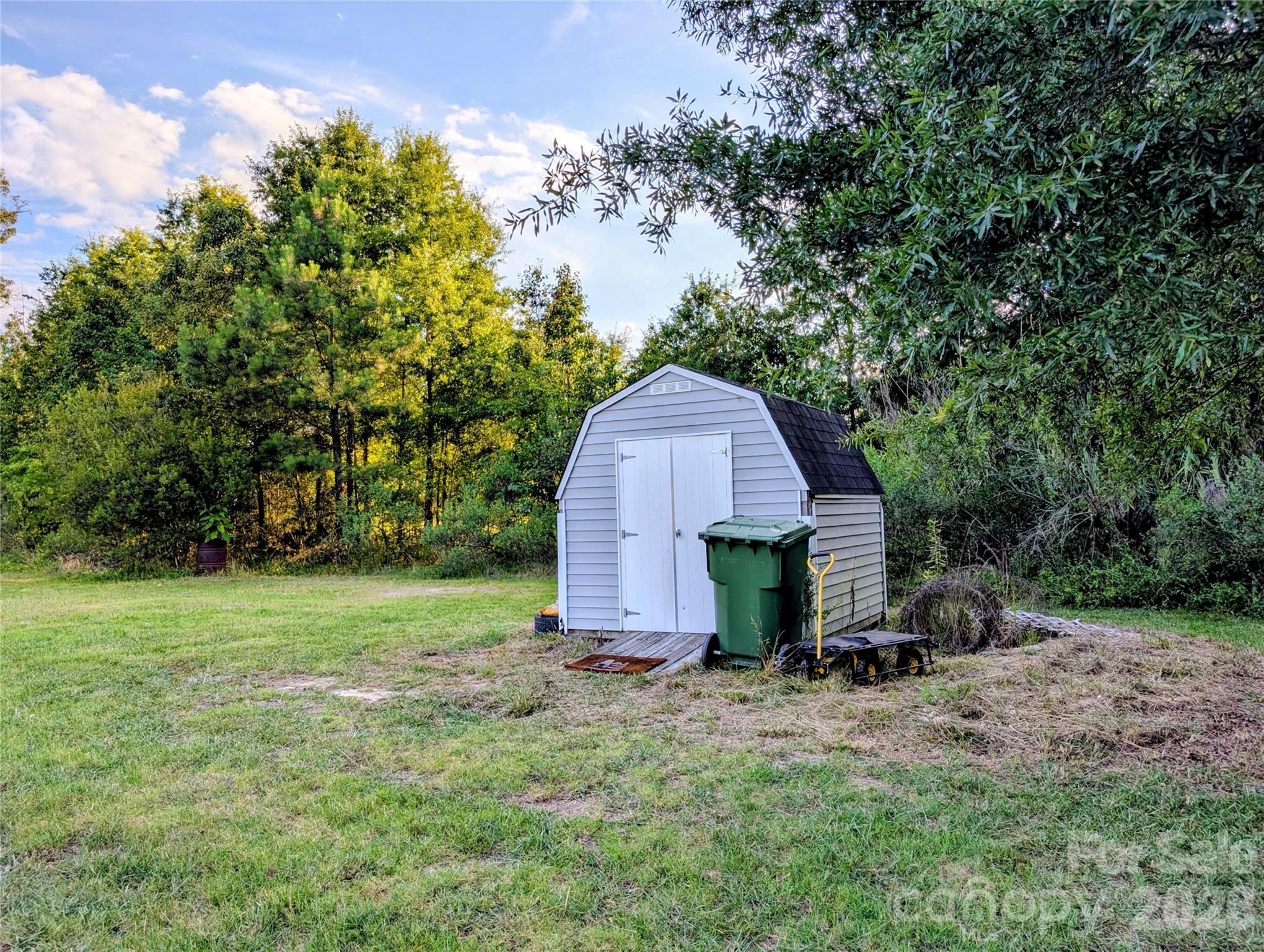 main property photo 39