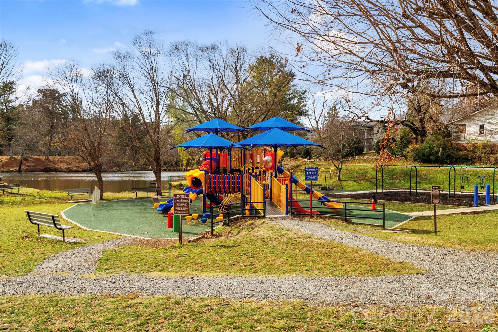 main property photo 28