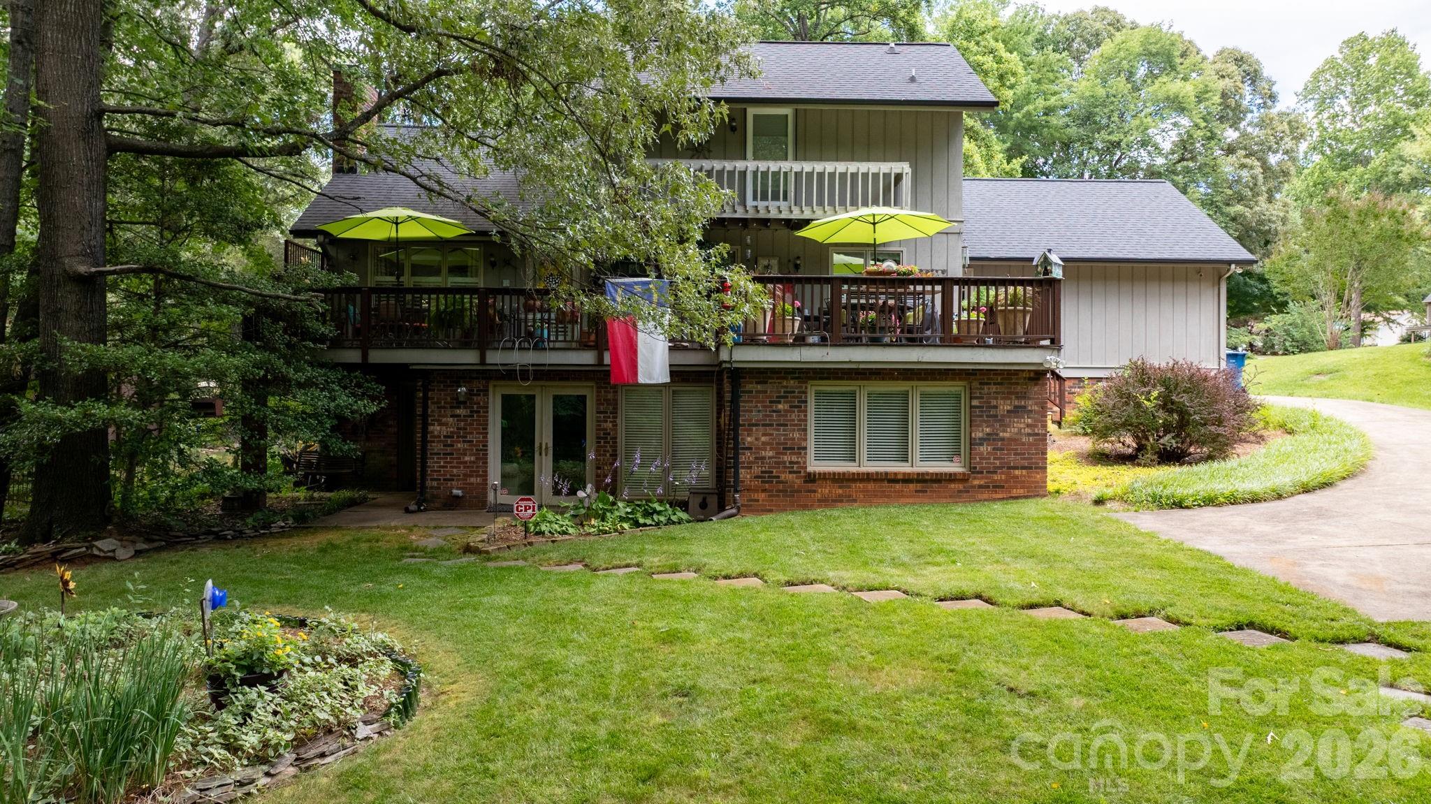 main property photo 41