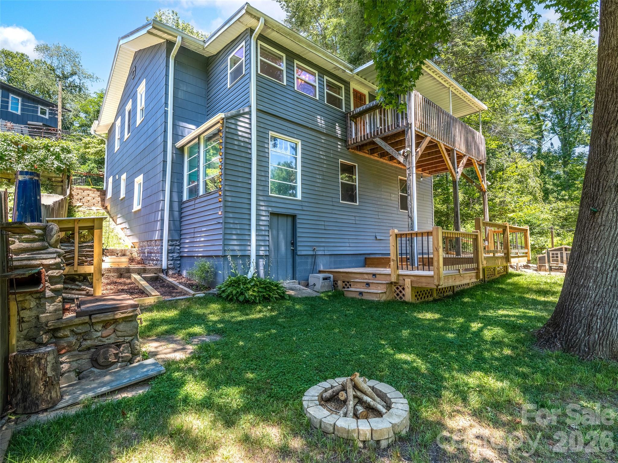 main property photo 40