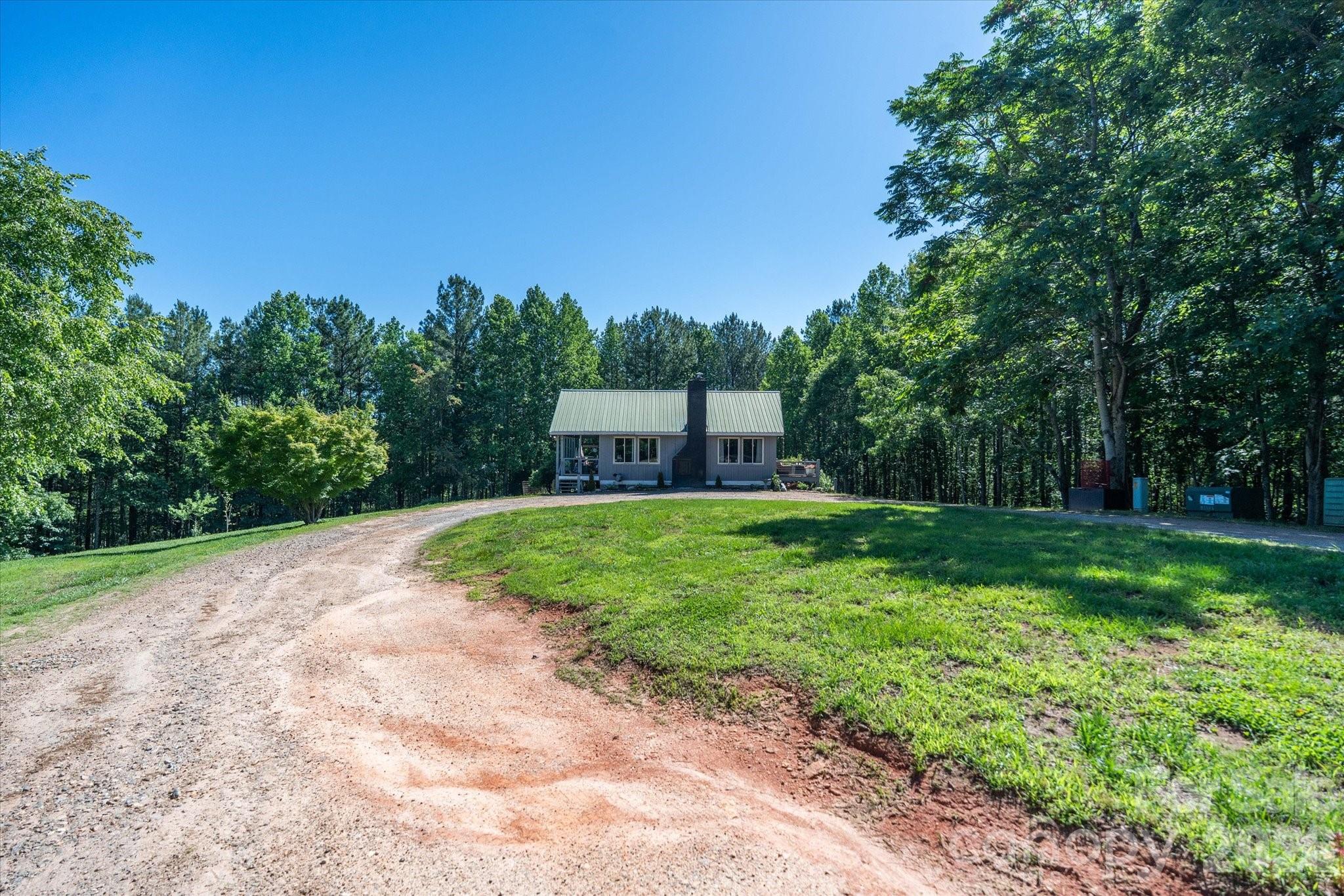 main property photo 10