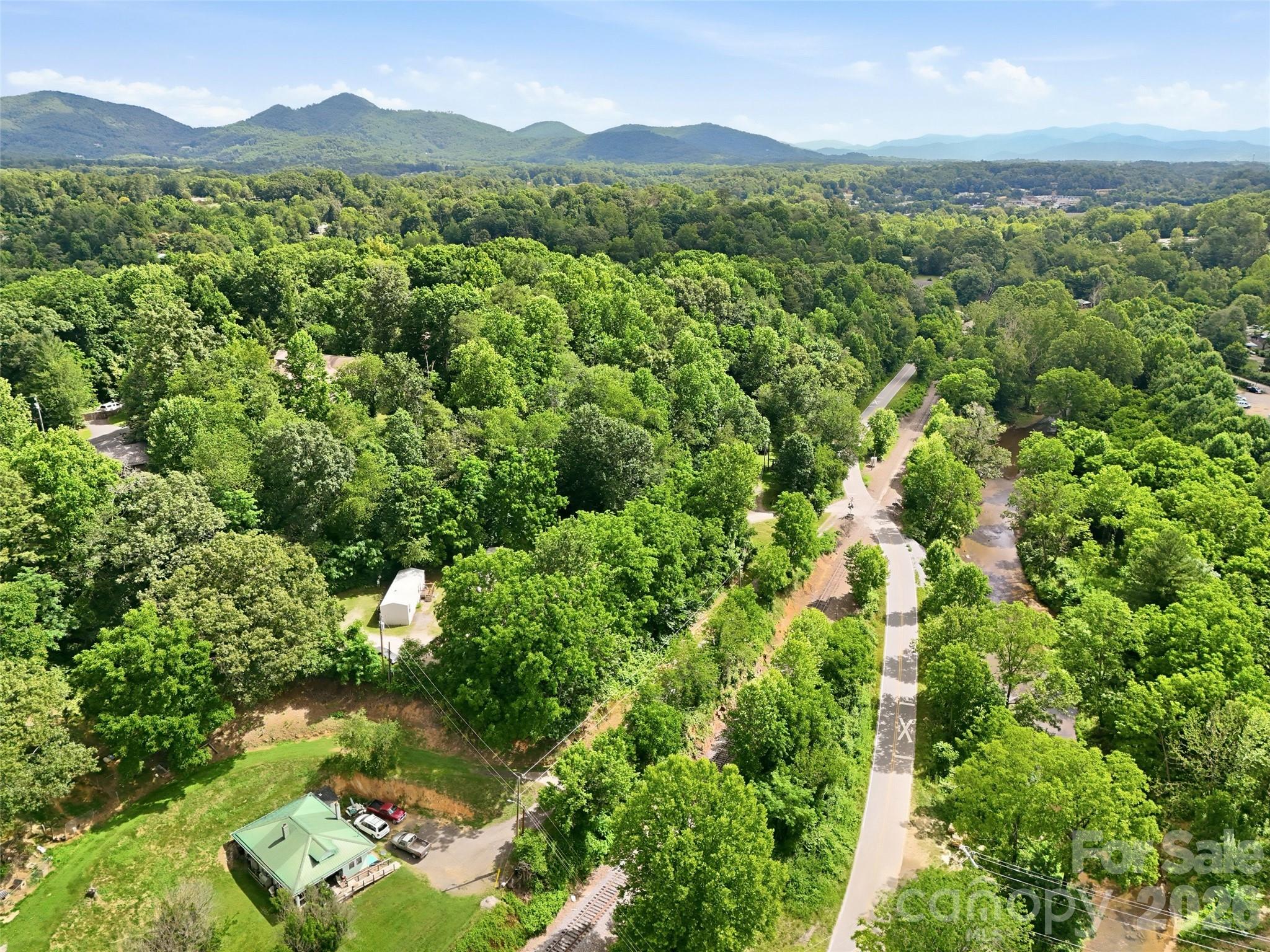 main property photo 9