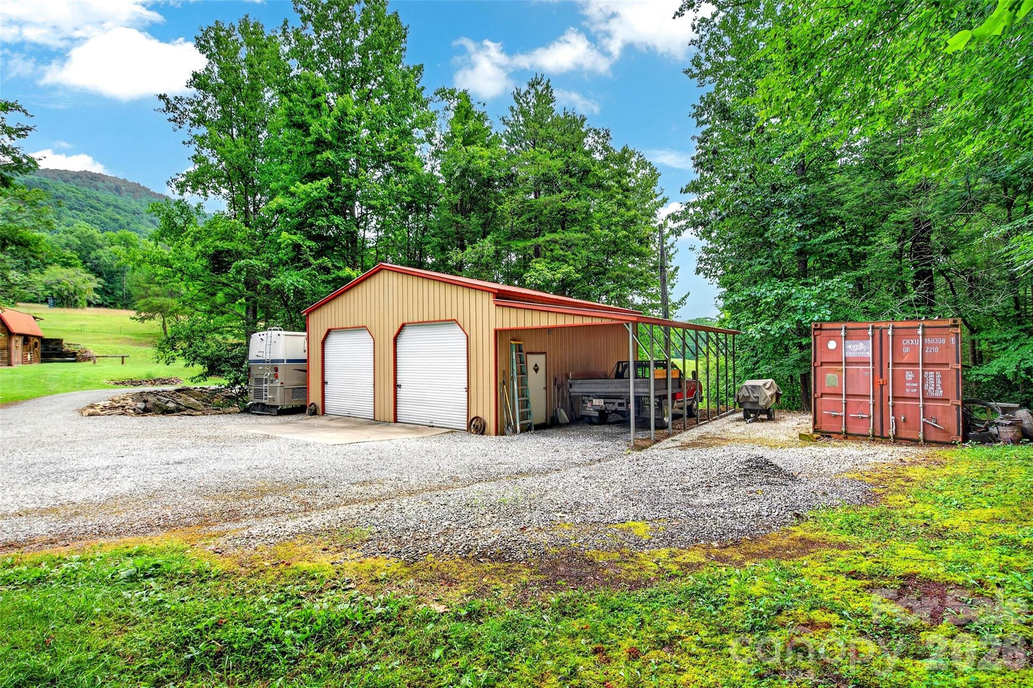 main property photo 30