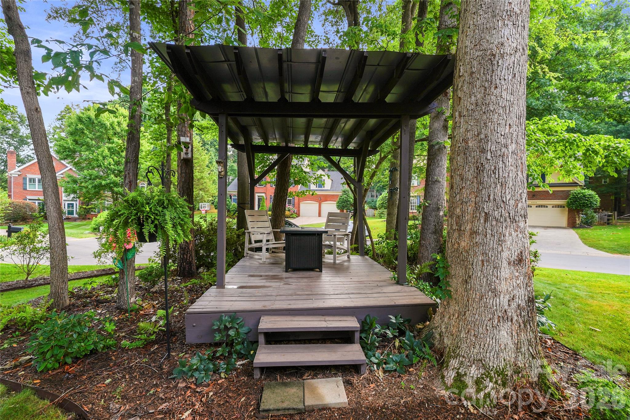 main property photo 36