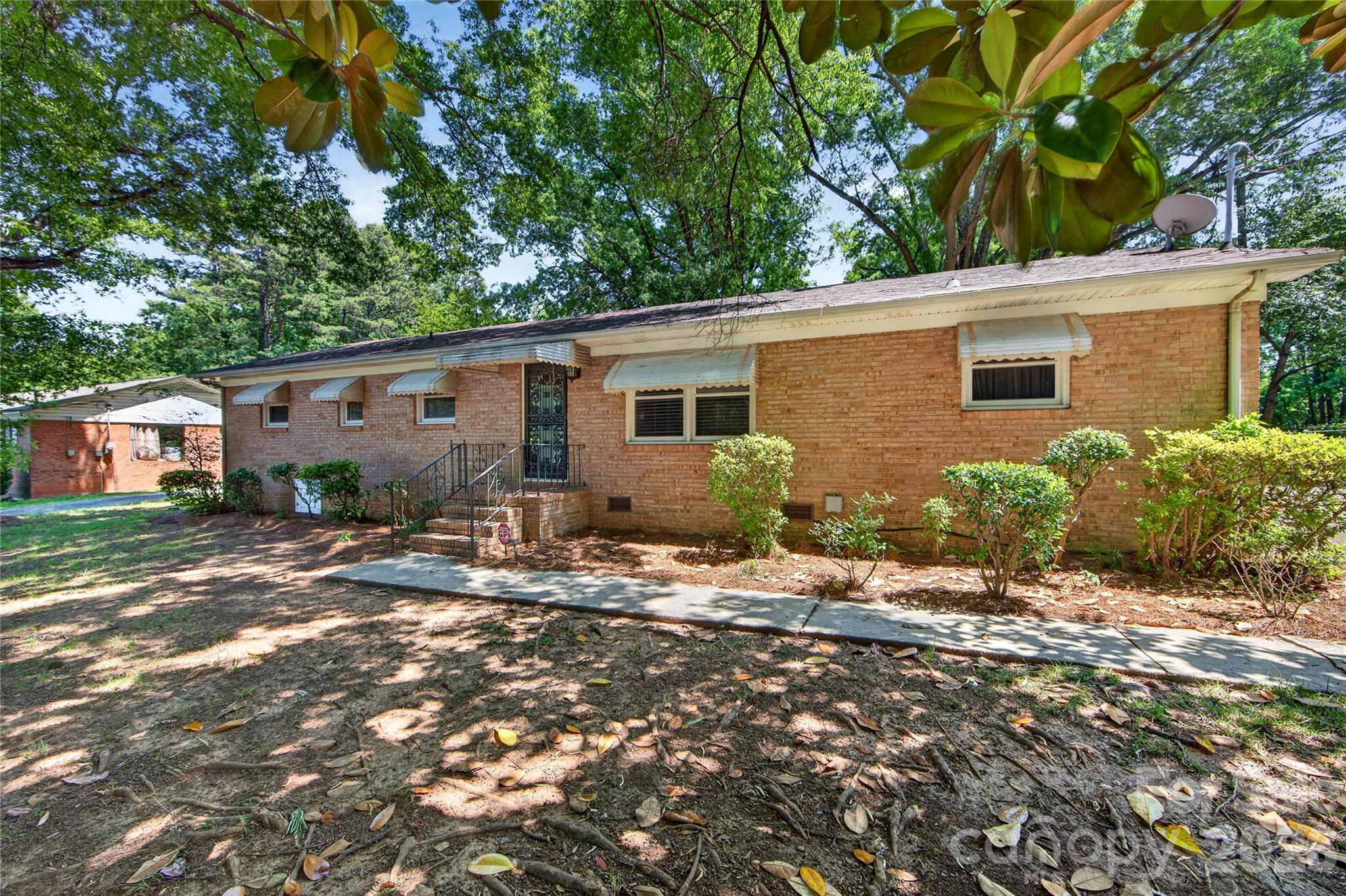 main property photo 32