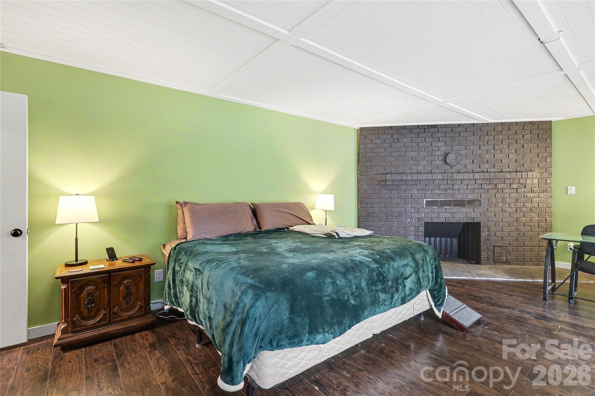 main property photo 17