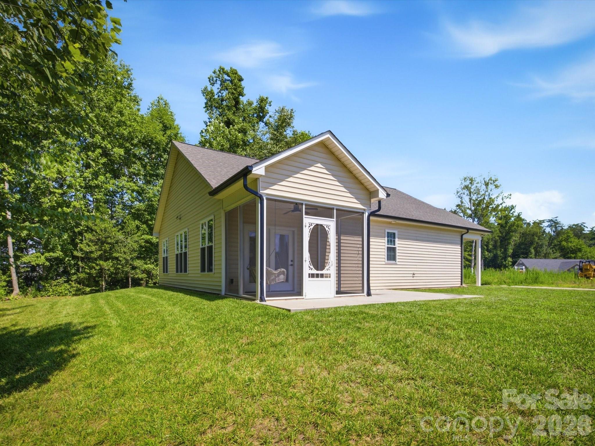 main property photo 4