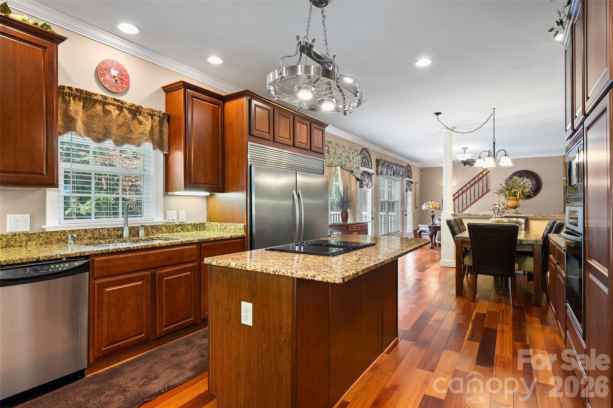 main property photo 13