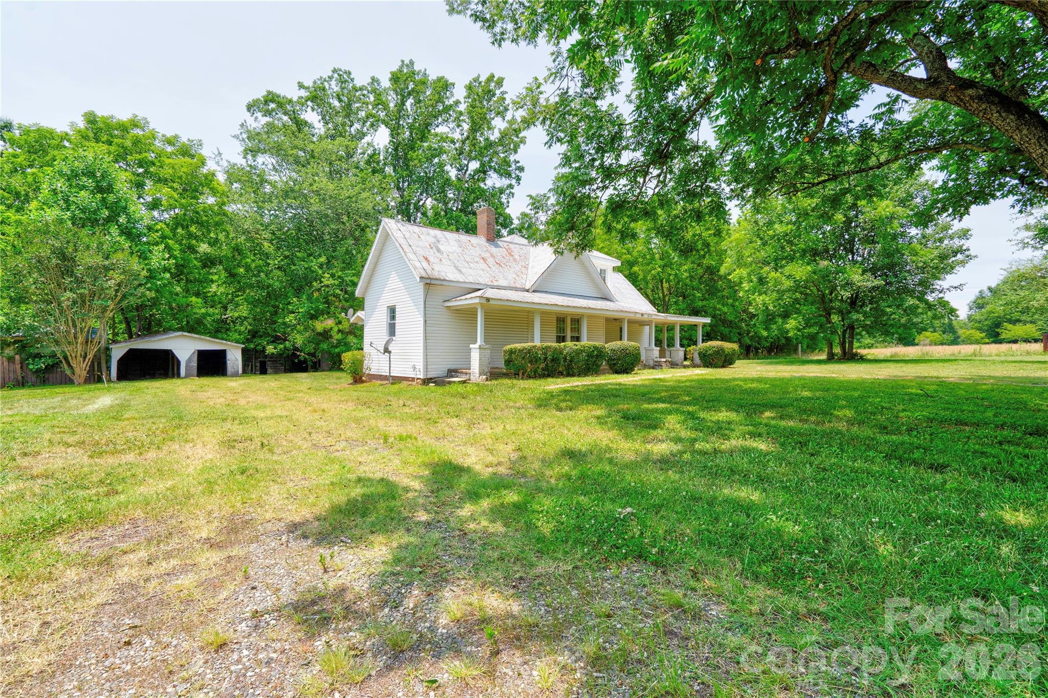 main property photo 12