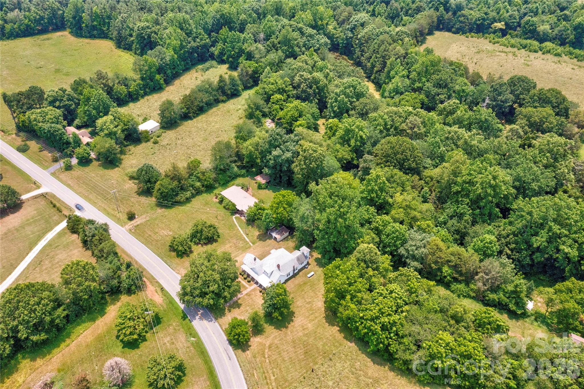 main property photo 15