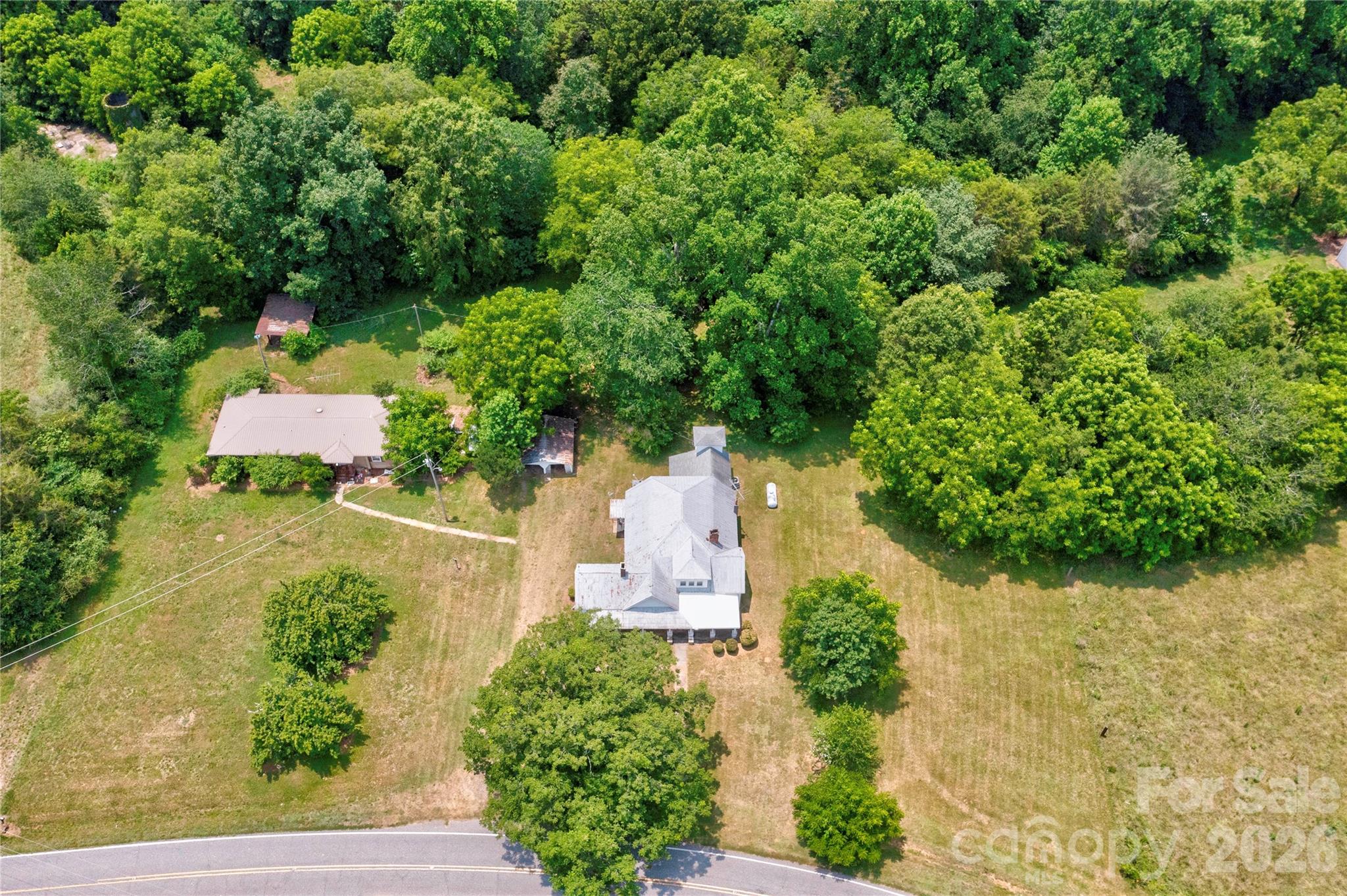 main property photo 17