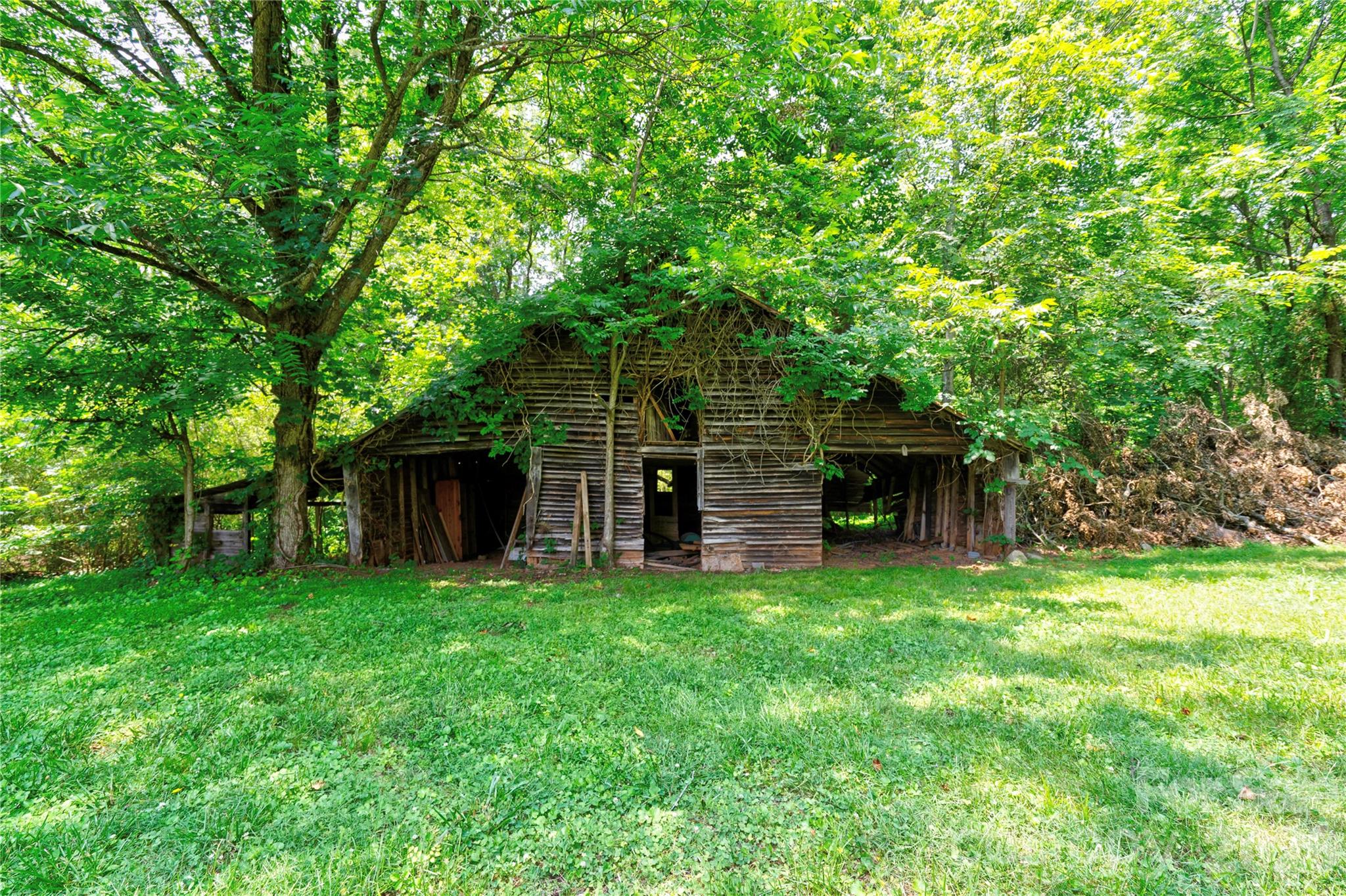 main property photo 8