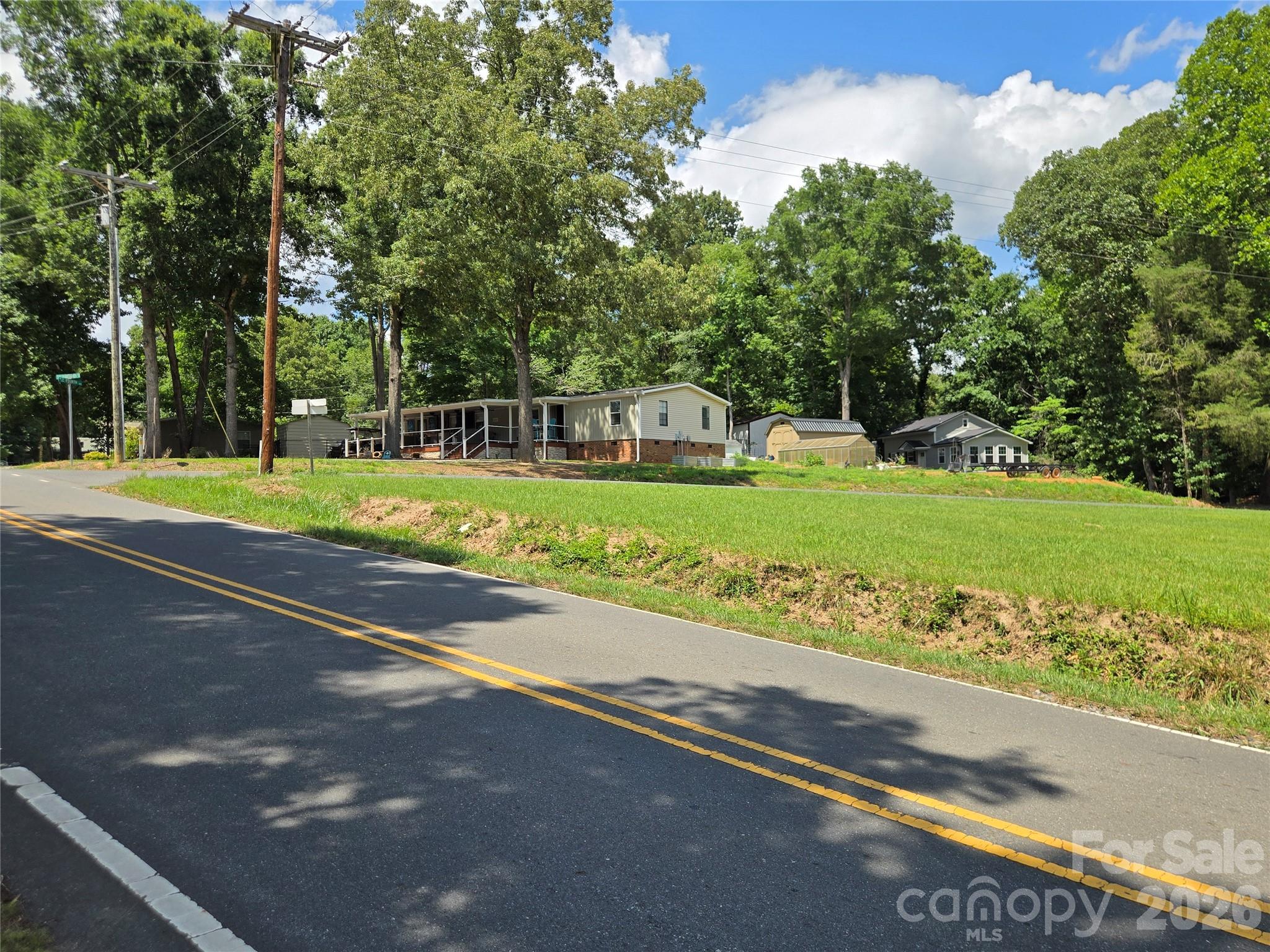 main property photo 13