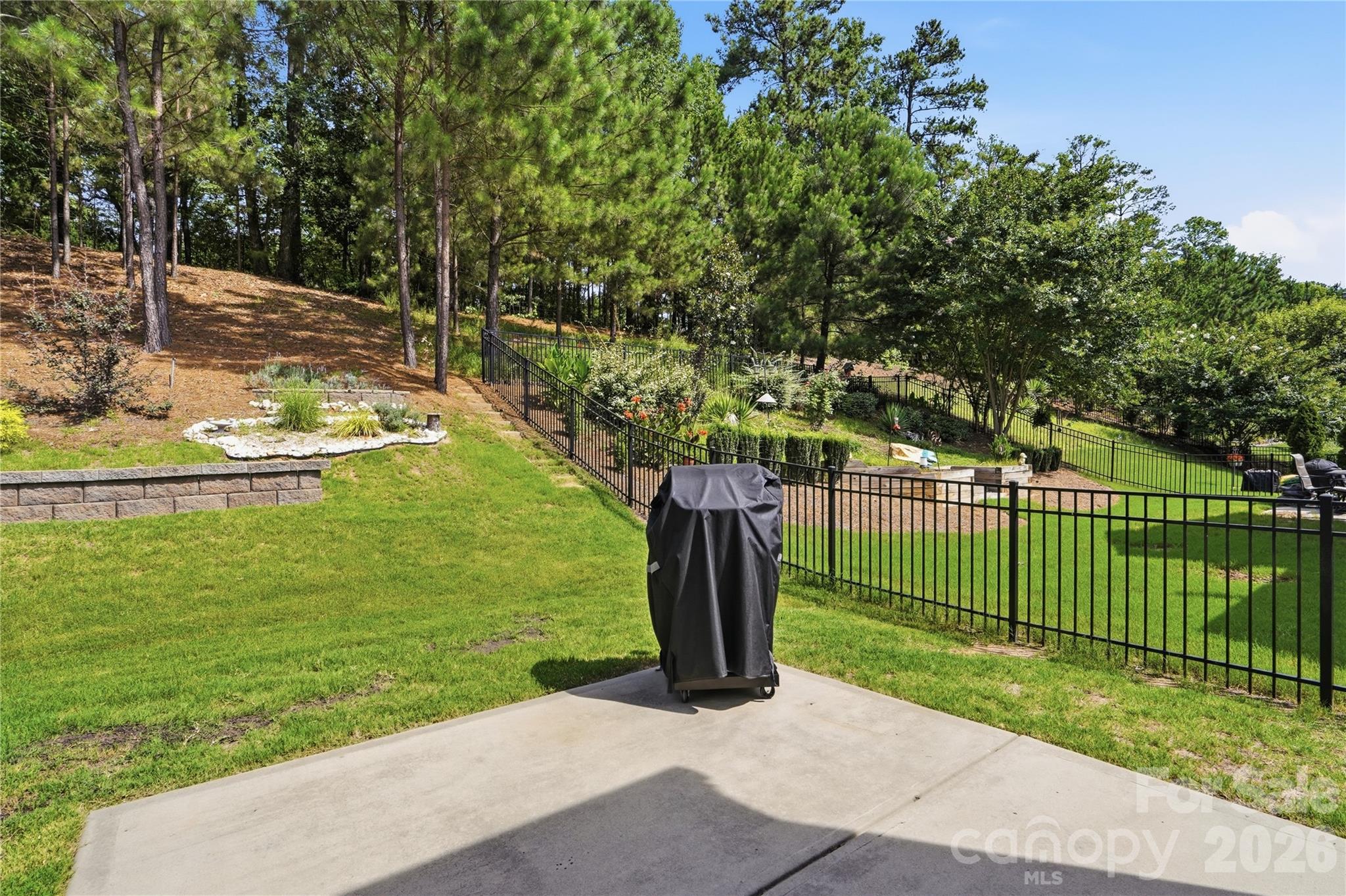 main property photo 41