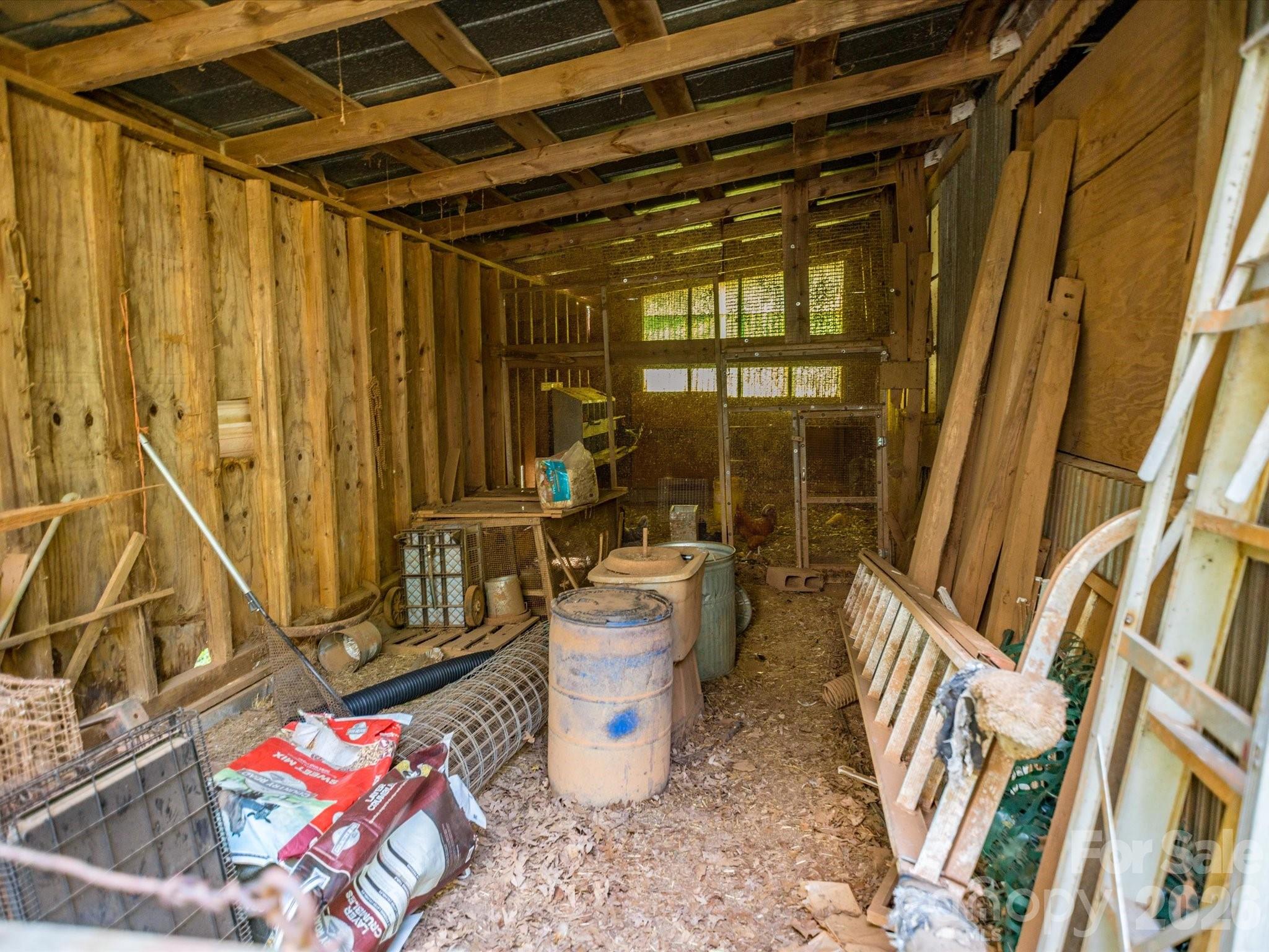 main property photo 33