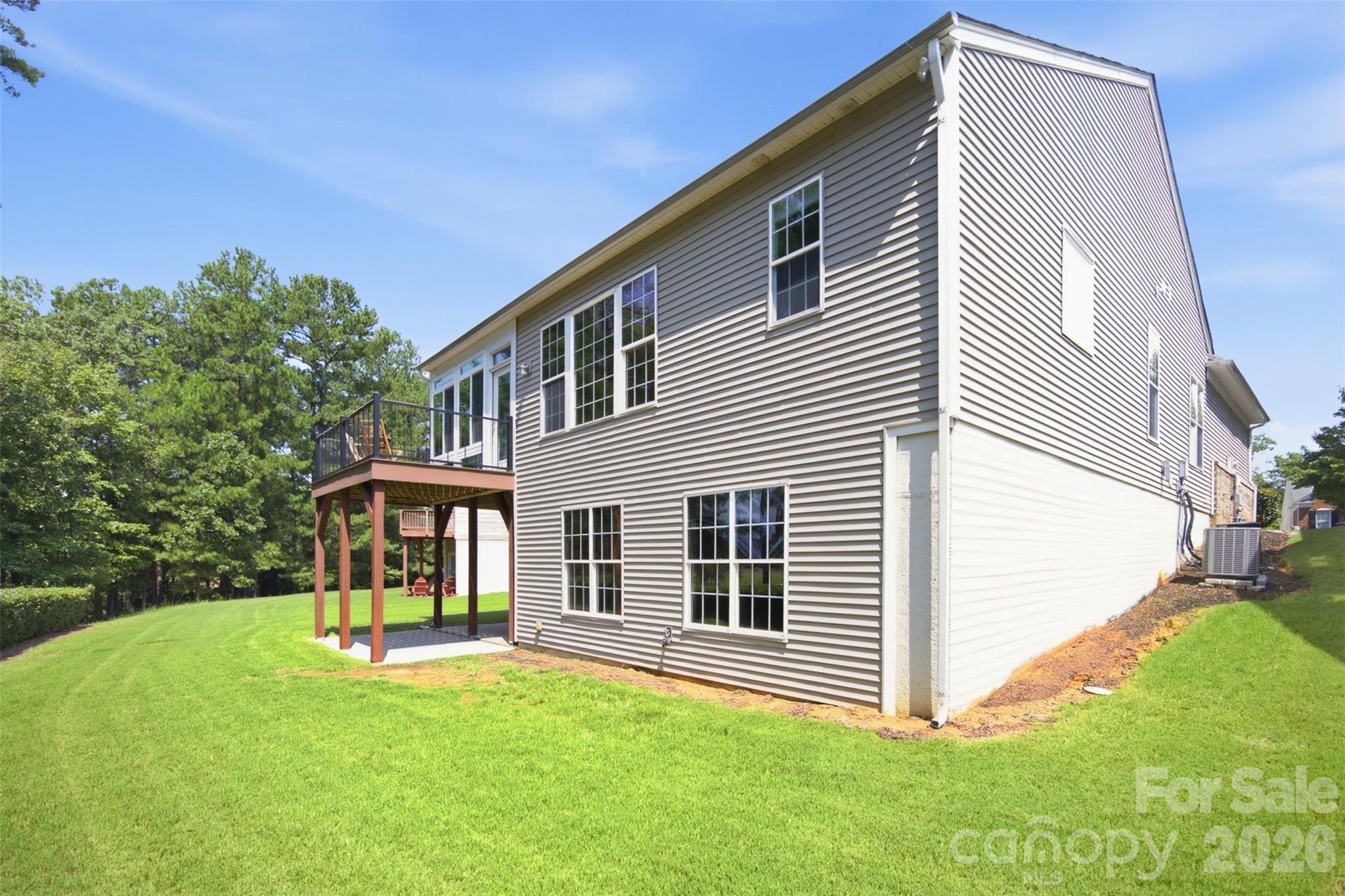 main property photo 23
