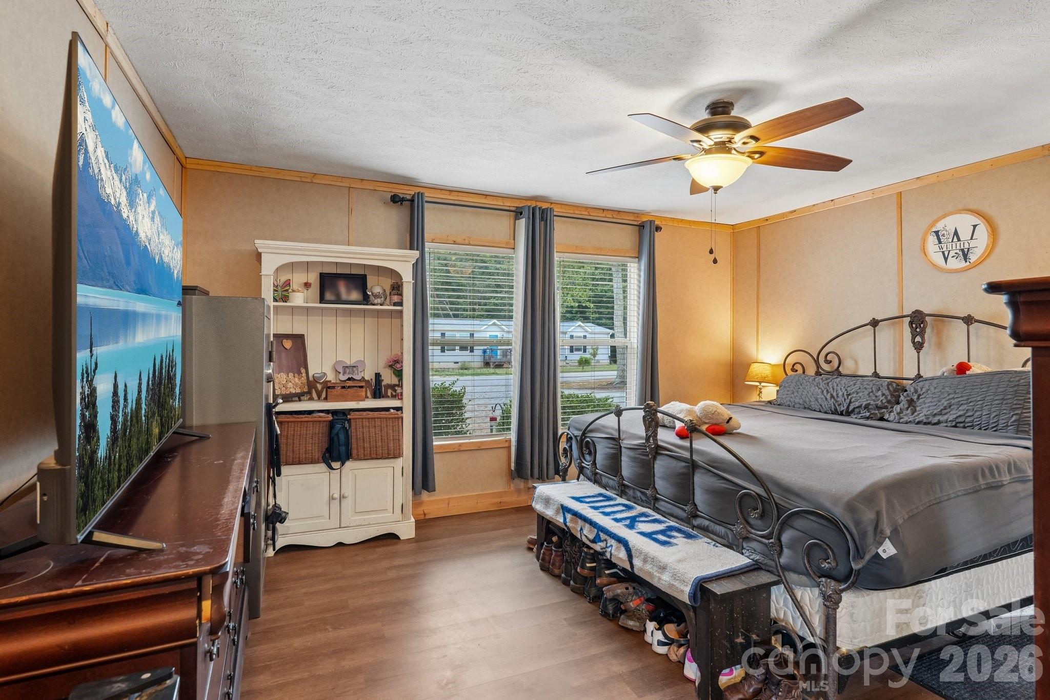 main property photo 32