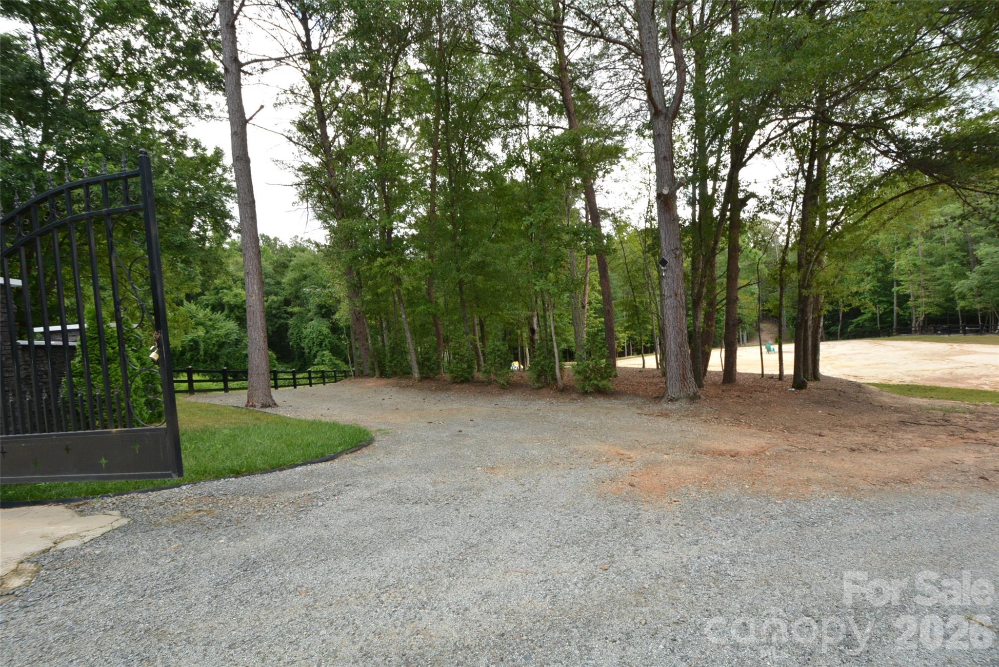 main property photo 11