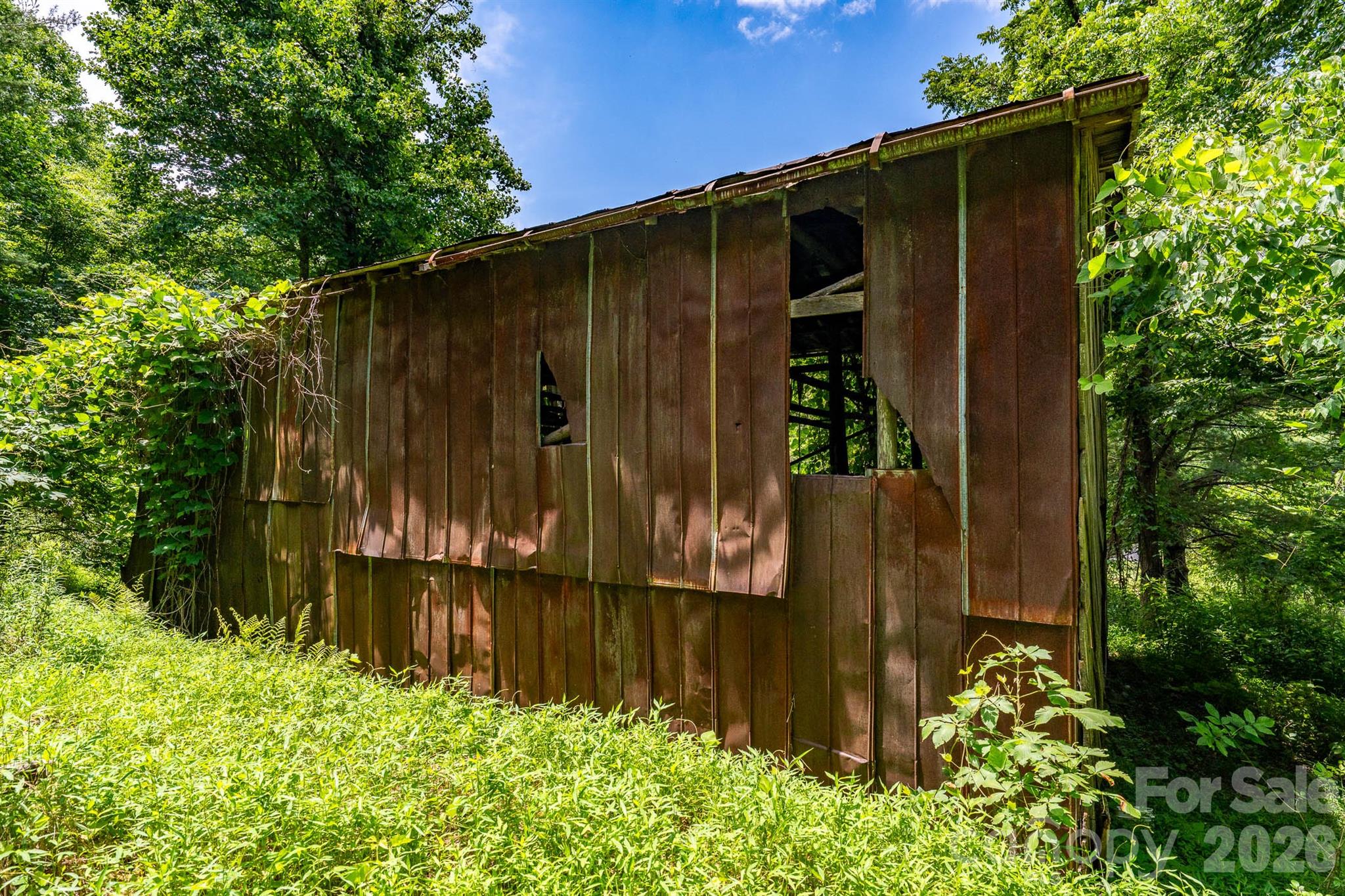 main property photo 23