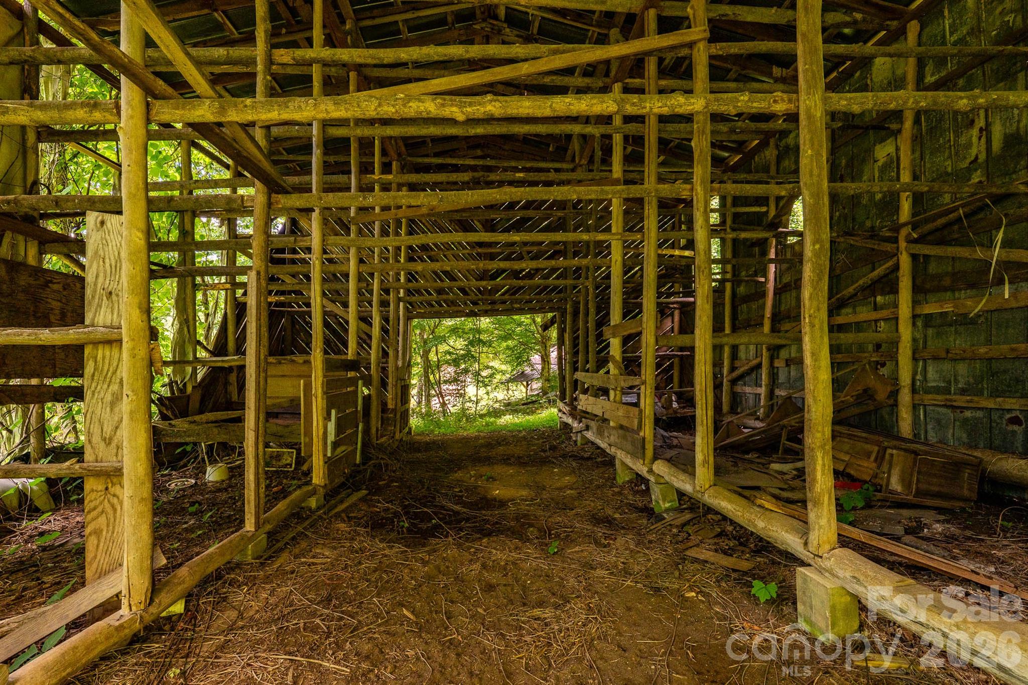 main property photo 25