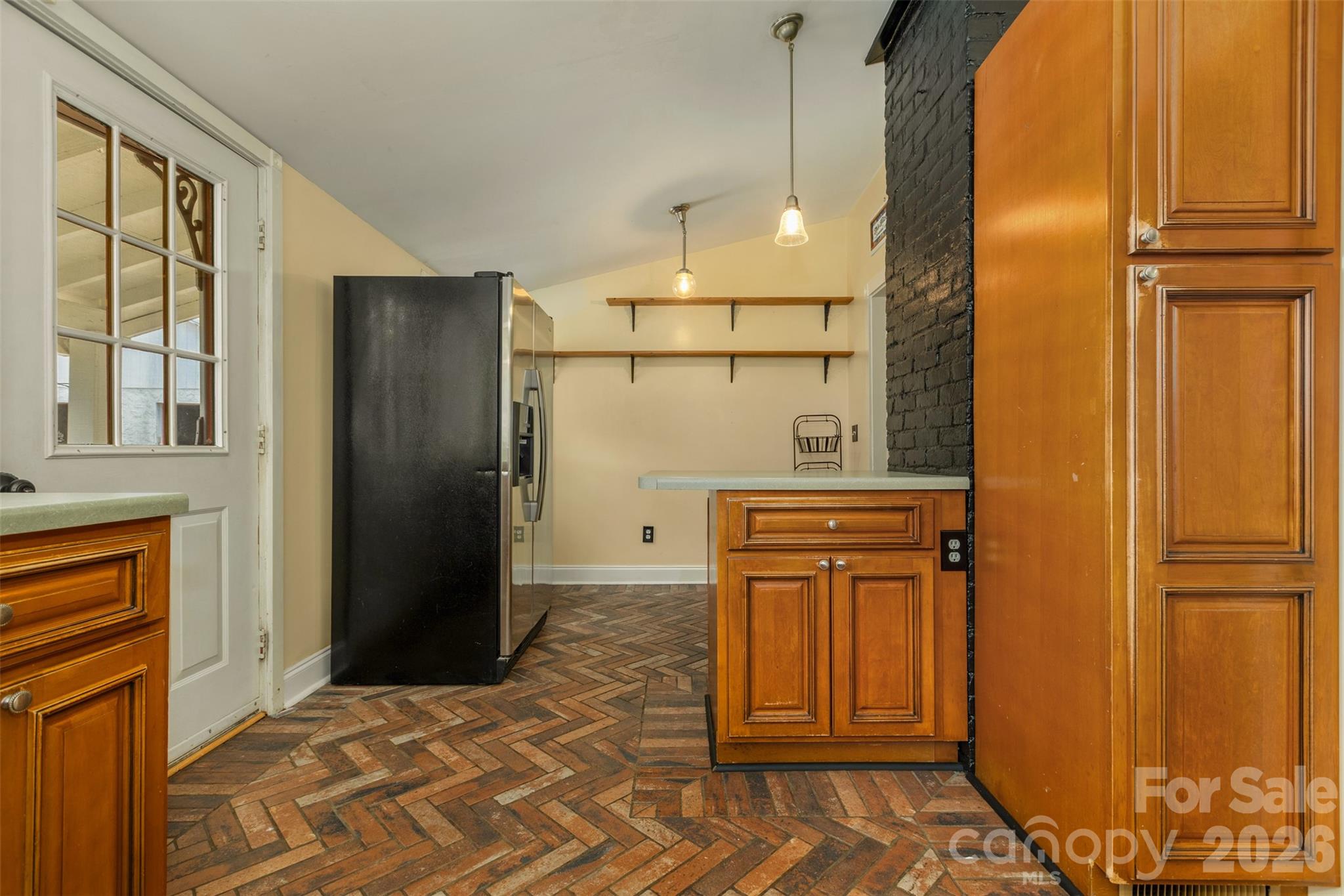 main property photo 7