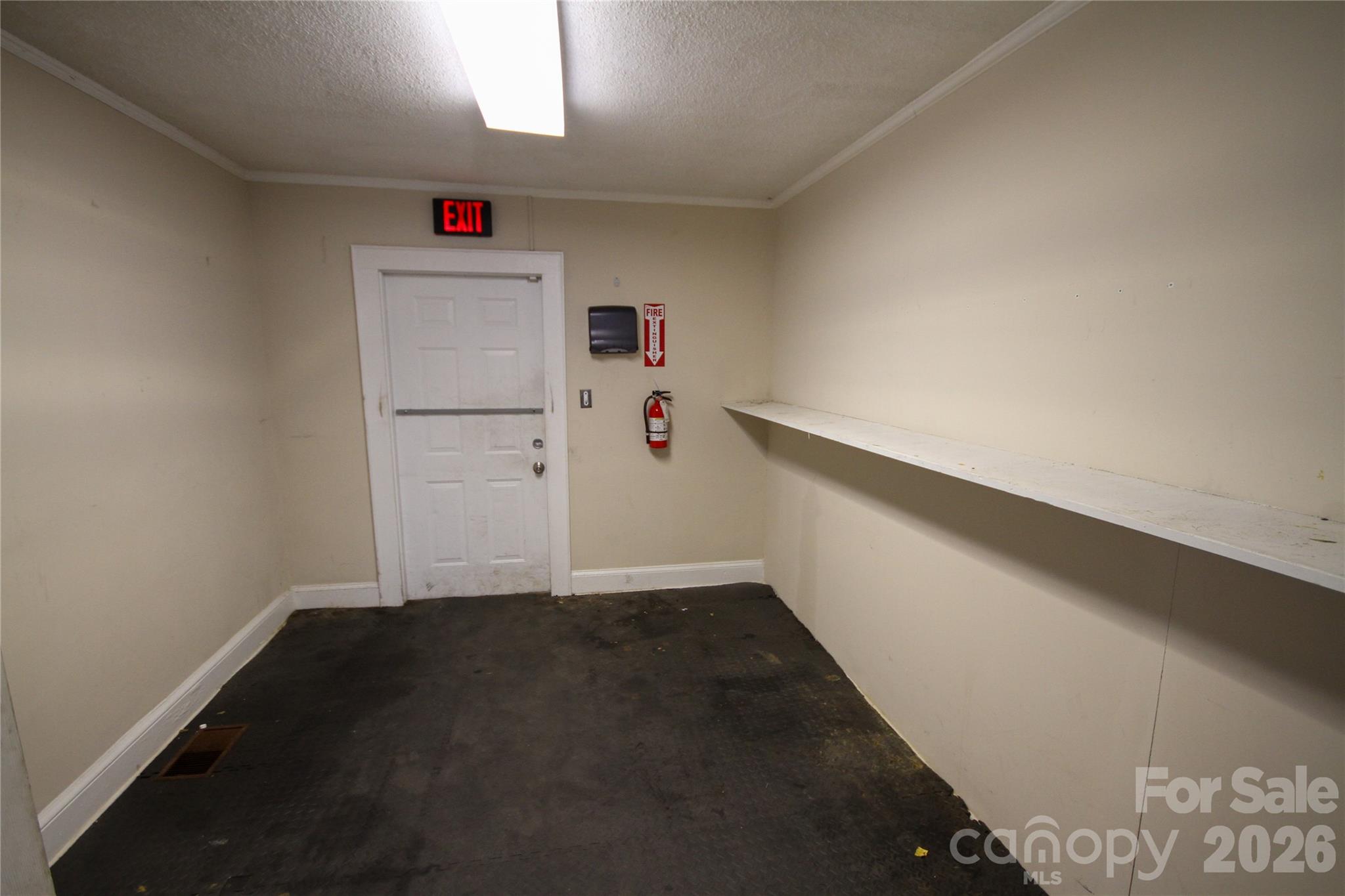 main property photo 7