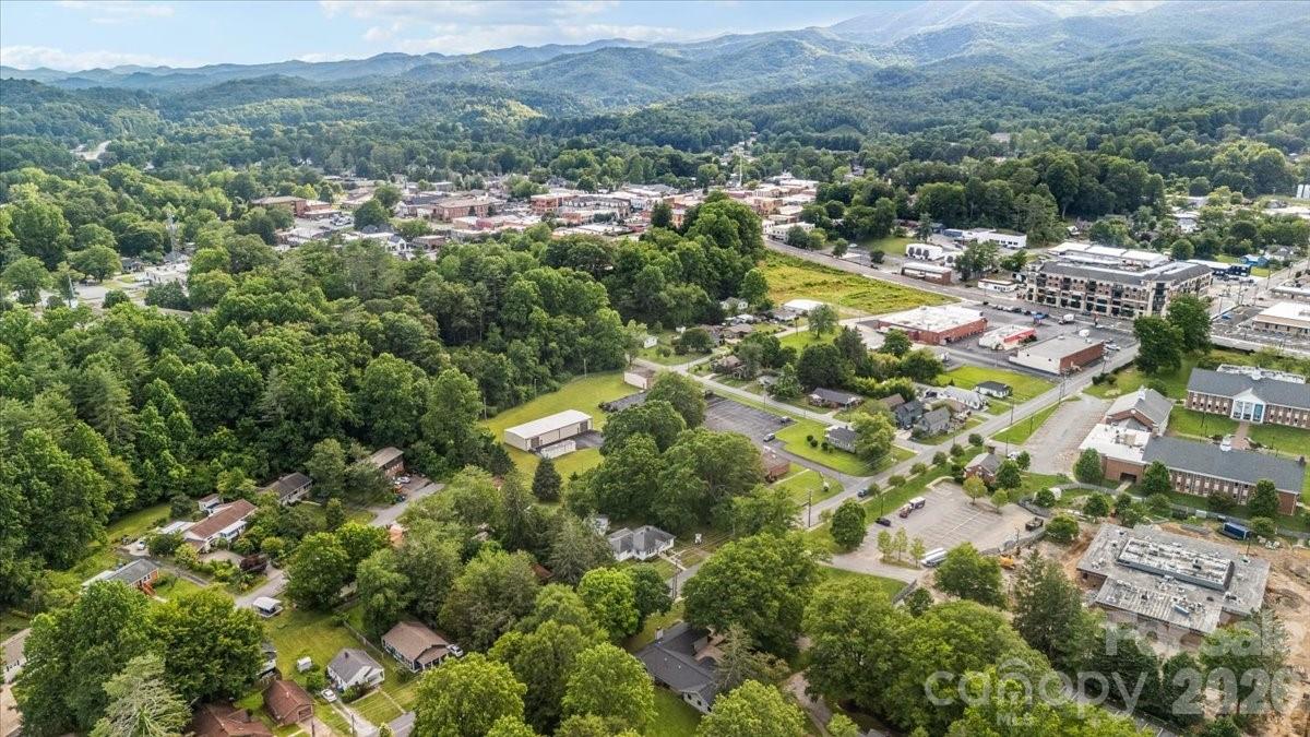 main property photo 30