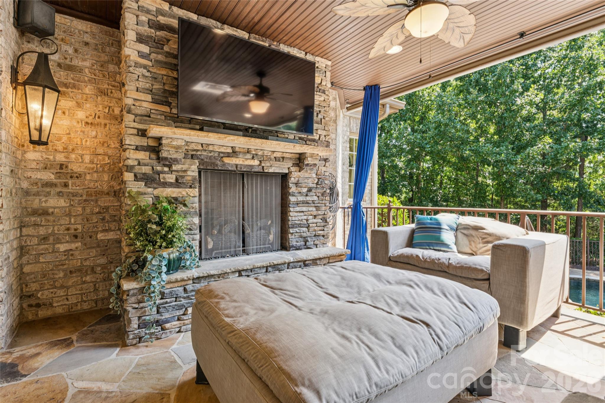 main property photo 44