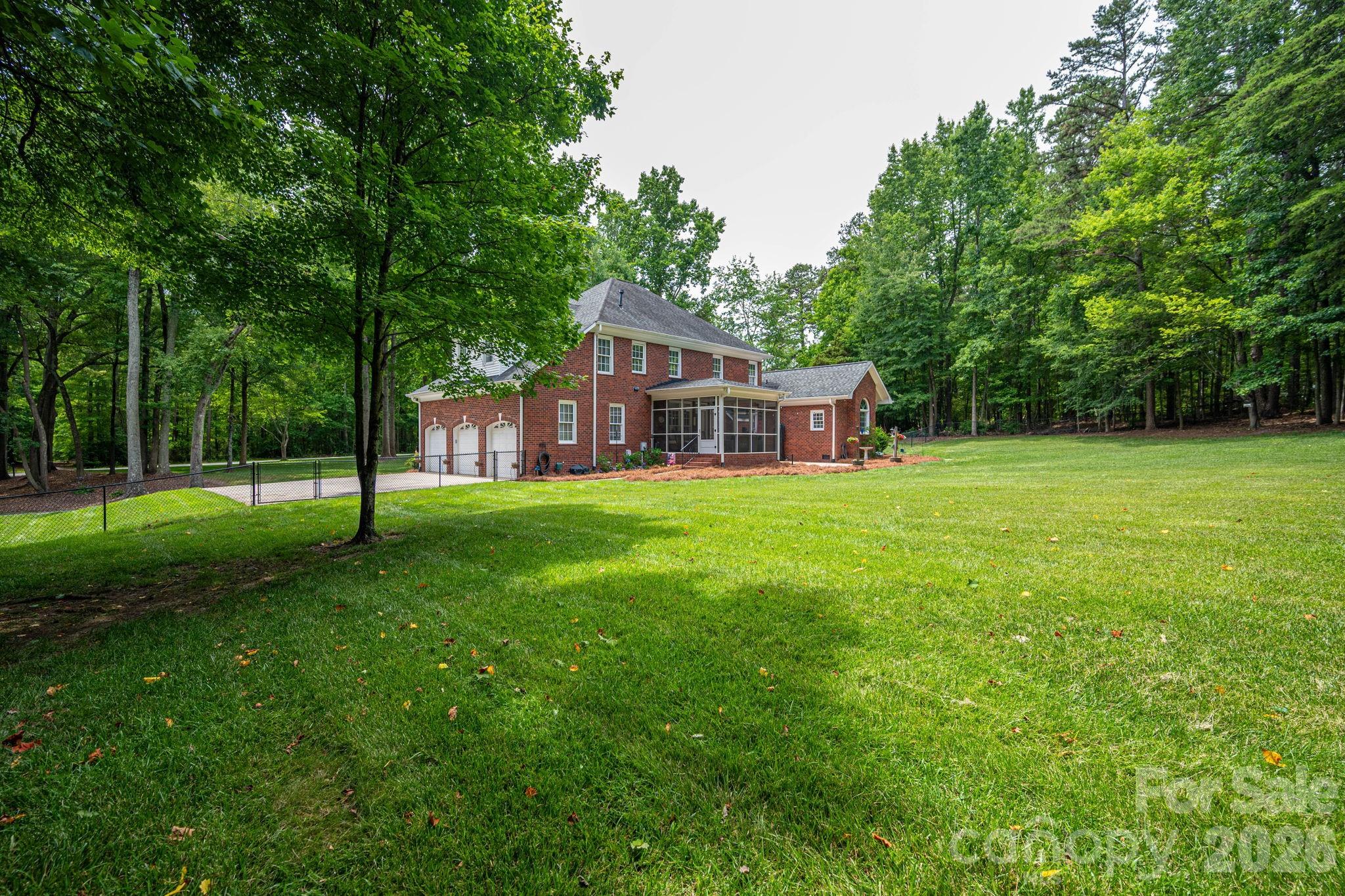 main property photo 40