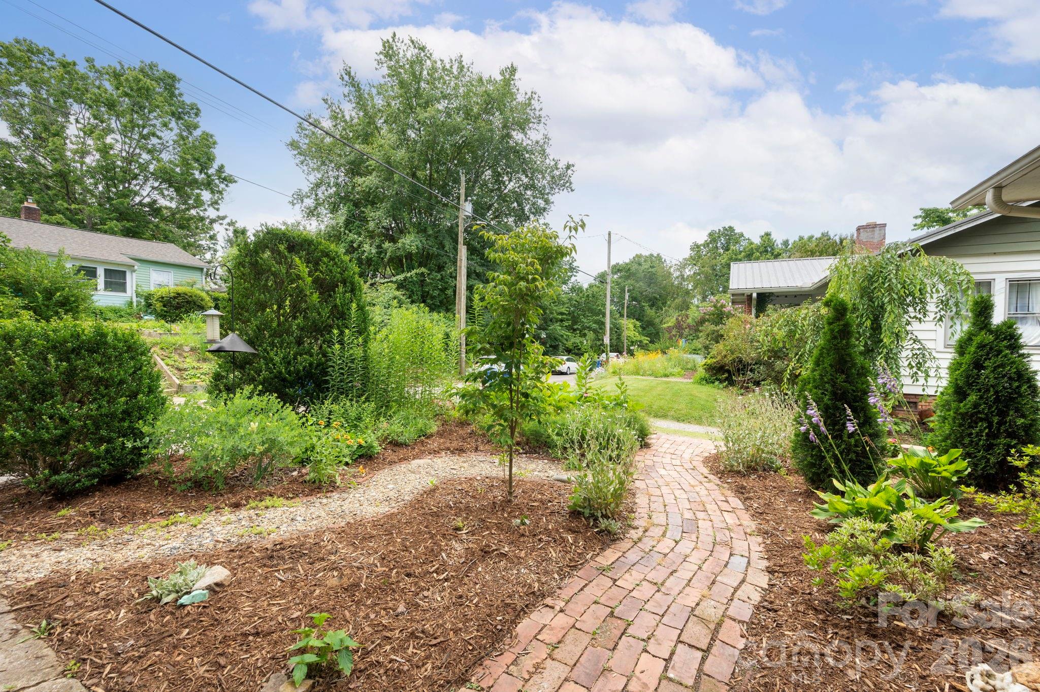main property photo 40