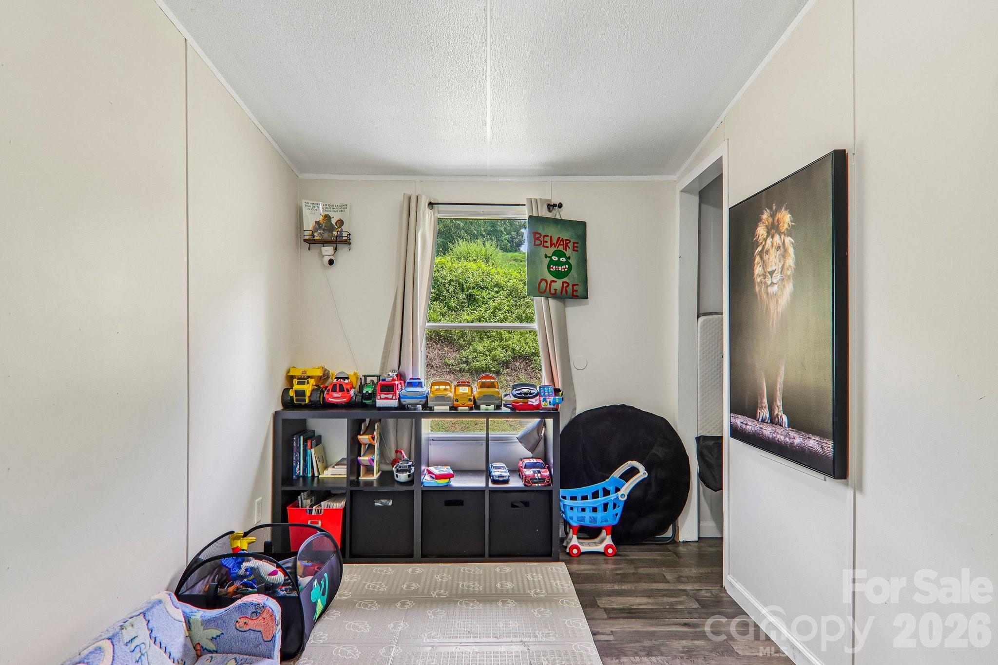 main property photo 28