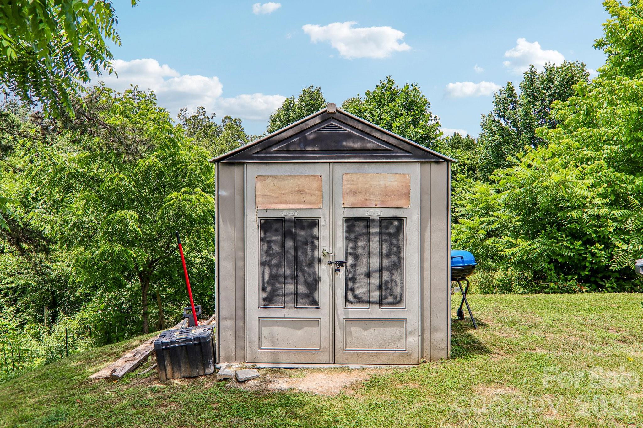 main property photo 30