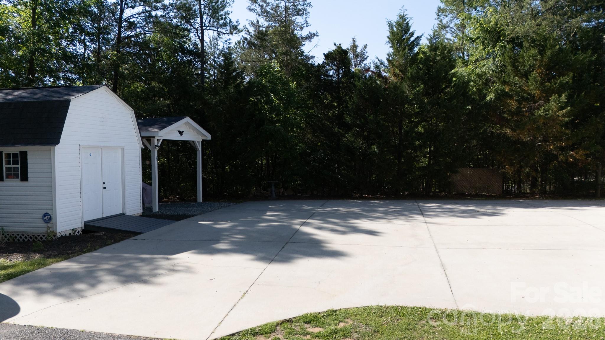 main property photo 36
